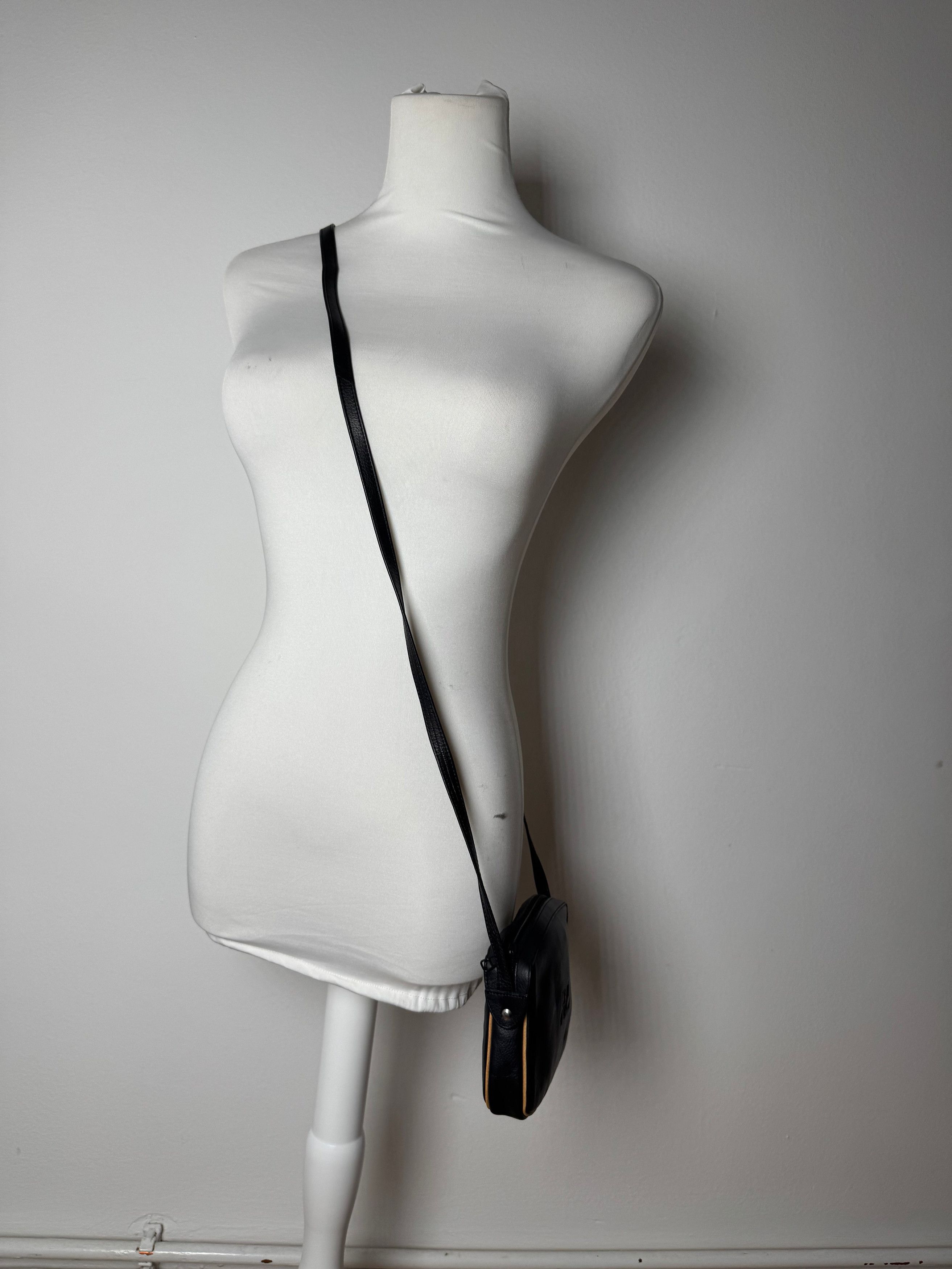 Courreges Vintage Leather Crossbody Bag black Size ONE SIZE - 7 Thumbnail
