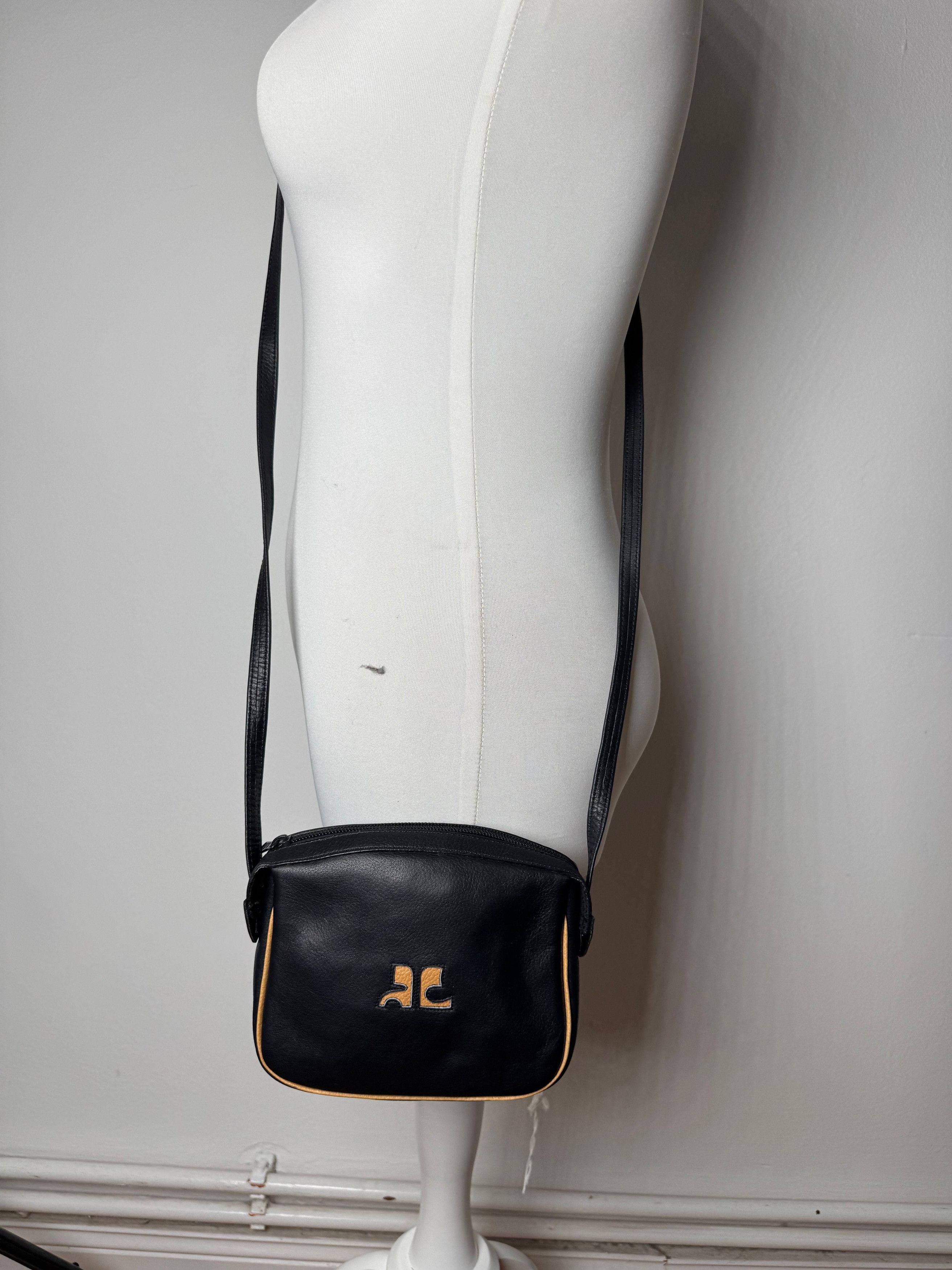 Courreges Vintage Leather Crossbody Bag black Size ONE SIZE - 12 Thumbnail