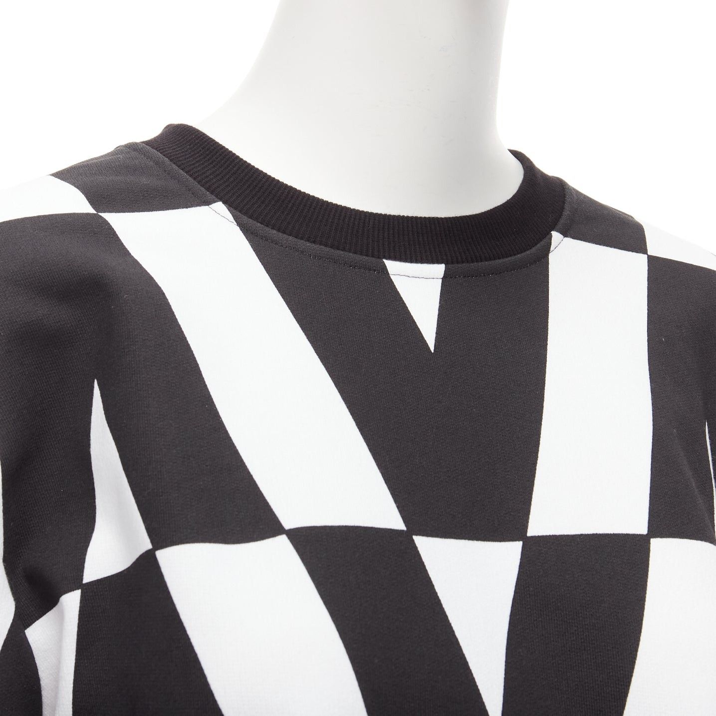 Valentino VALENTINO V LOGO black white optic graphic crew neck cropped sweater XS Size S / US 4 / IT 40 - 2 Thumbnail