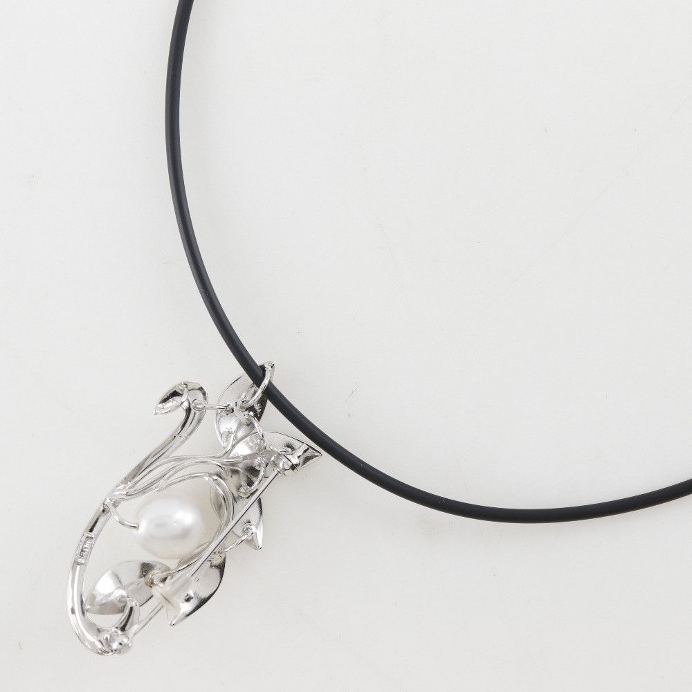 Other Other 2WAY Flower Pearl Silver Necklace Metal Necklace DUTY FREE for USA Size ONE SIZE - 3 Thumbnail