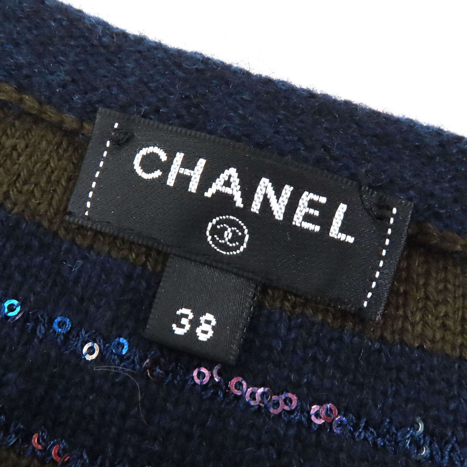 Chanel Chanel Chanel COCO Button Sequin Border Pattern Cashmere Dress Others Dresses P62936 DUTY FREE for USA Size ONE SIZE - 7 Thumbnail
