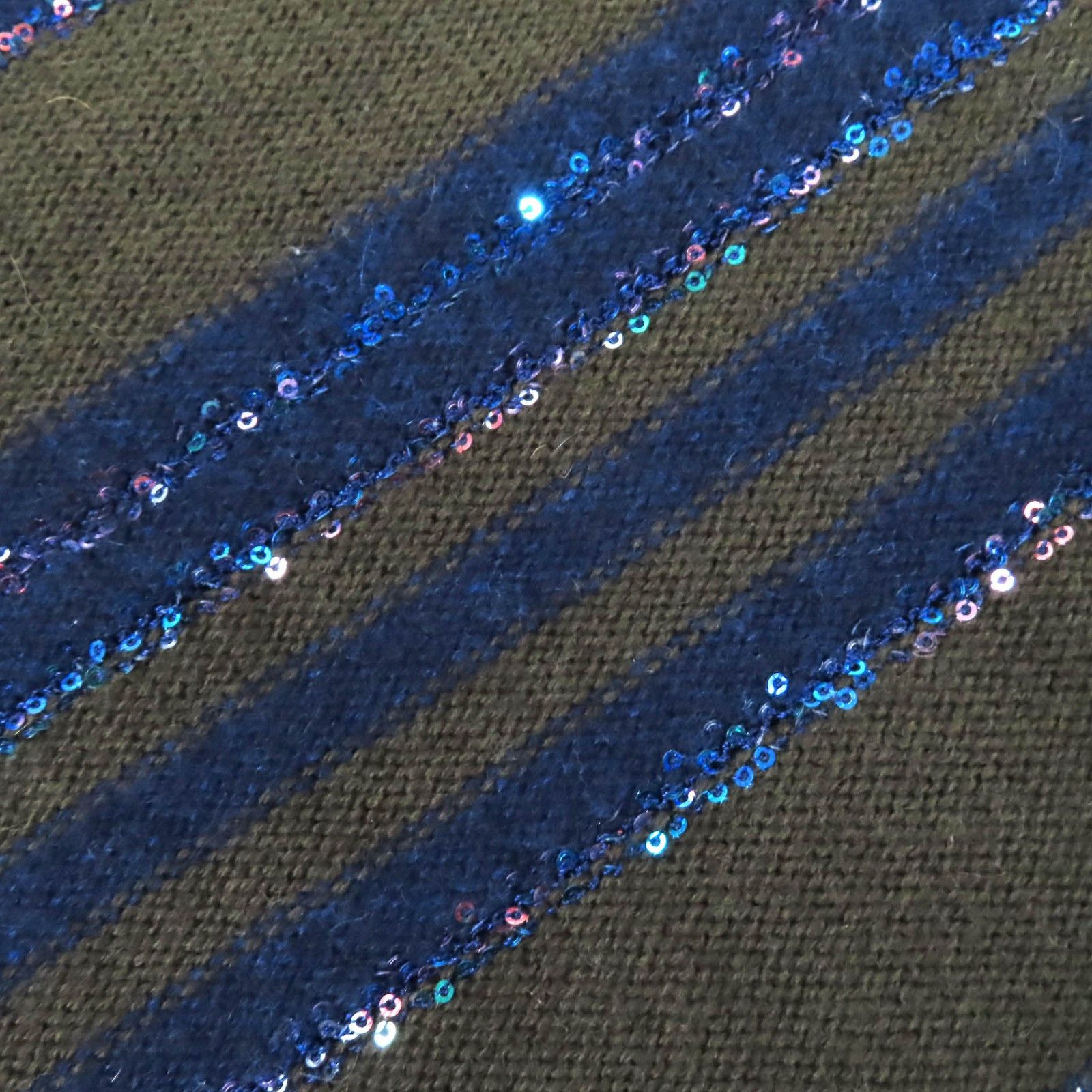 Chanel Chanel Chanel COCO Button Sequin Border Pattern Cashmere Dress Others Dresses P62936 DUTY FREE for USA Size ONE SIZE - 5 Thumbnail