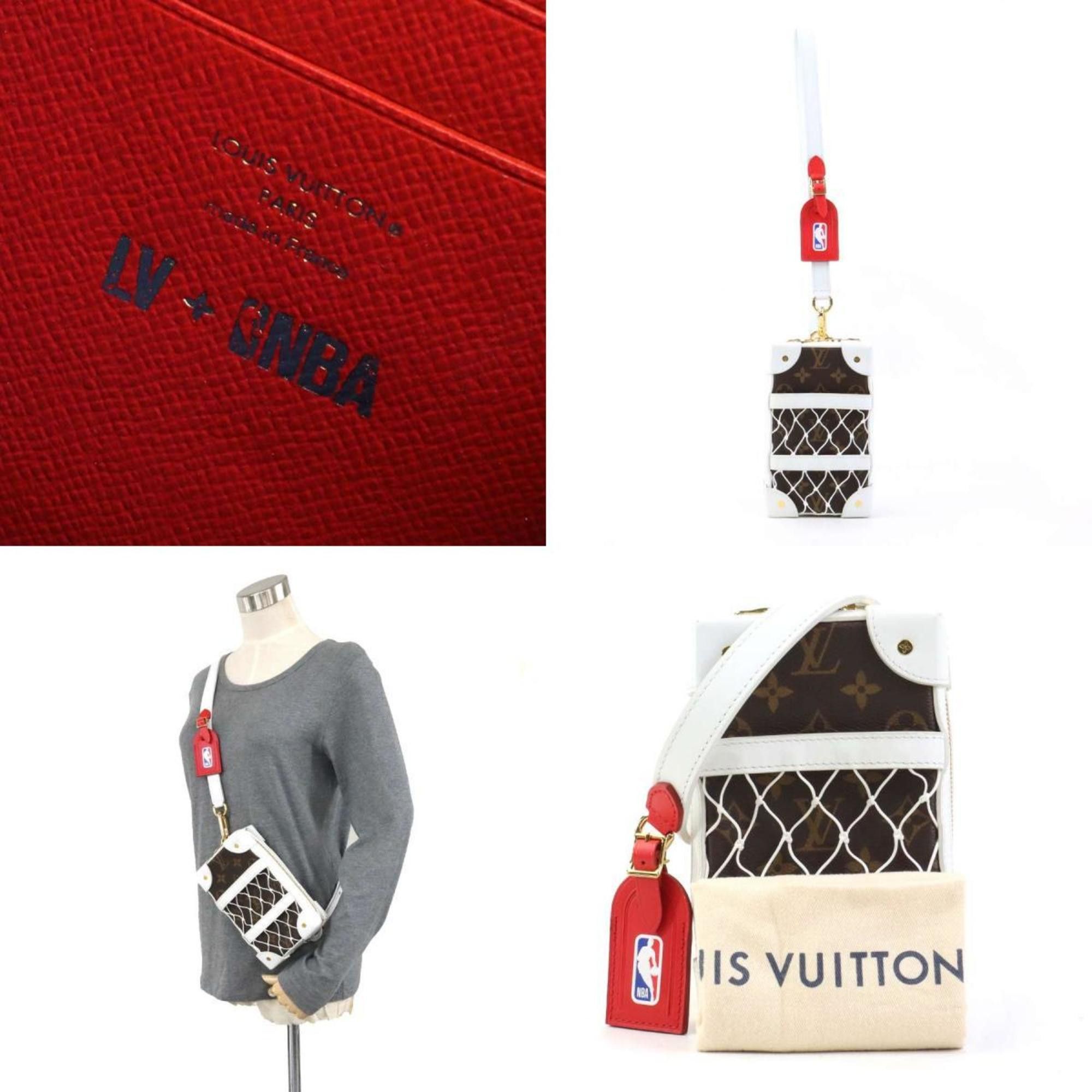 Louis Vuitton Louis Vuitton LV x NBA Monogram Soft Trunk Phone Box Body Bag in Canvas, Brown and White, Men's, M80102 90195a Size ONE SIZE - 5 Thumbnail
