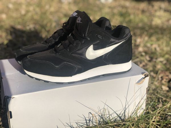 Nike decades best sale size 10