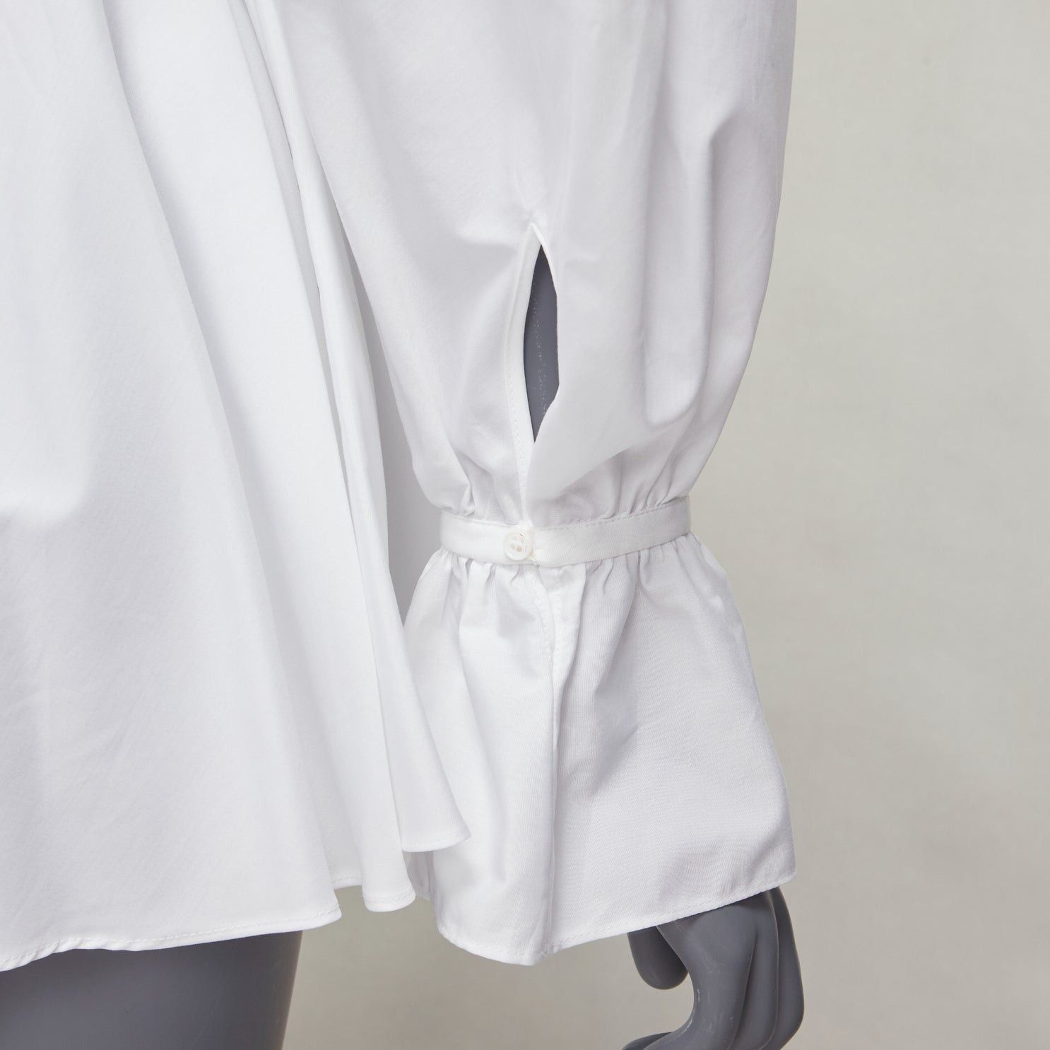 Alexander McQueen ALEXANDER MCQUEEN white cotton V-neck balloon sleeve peplum dress shirt IT38 XS Size XS / US 0-2 / IT 36-38 - 2 Thumbnail
