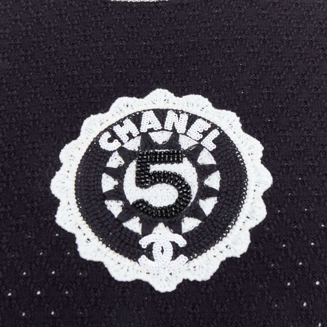 Chanel CHANEL 23C black cotton CC No.5 bead broderie pointelle dress FR34 XS Size XS / US 0-2 / IT 36-38 - 2 Thumbnail