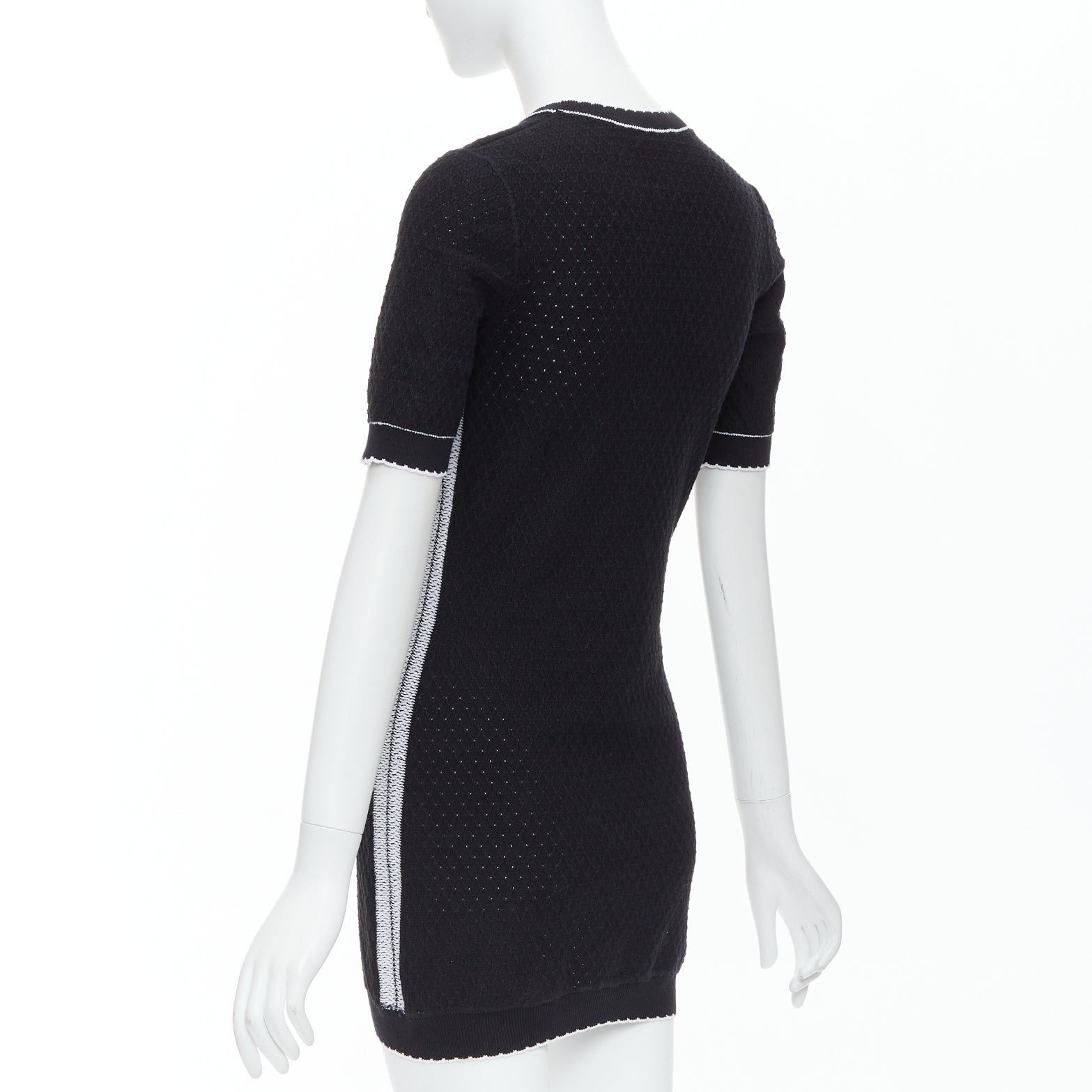 Chanel CHANEL 23C black cotton CC No.5 bead broderie pointelle dress FR34 XS Size XS / US 0-2 / IT 36-38 - 6 Thumbnail