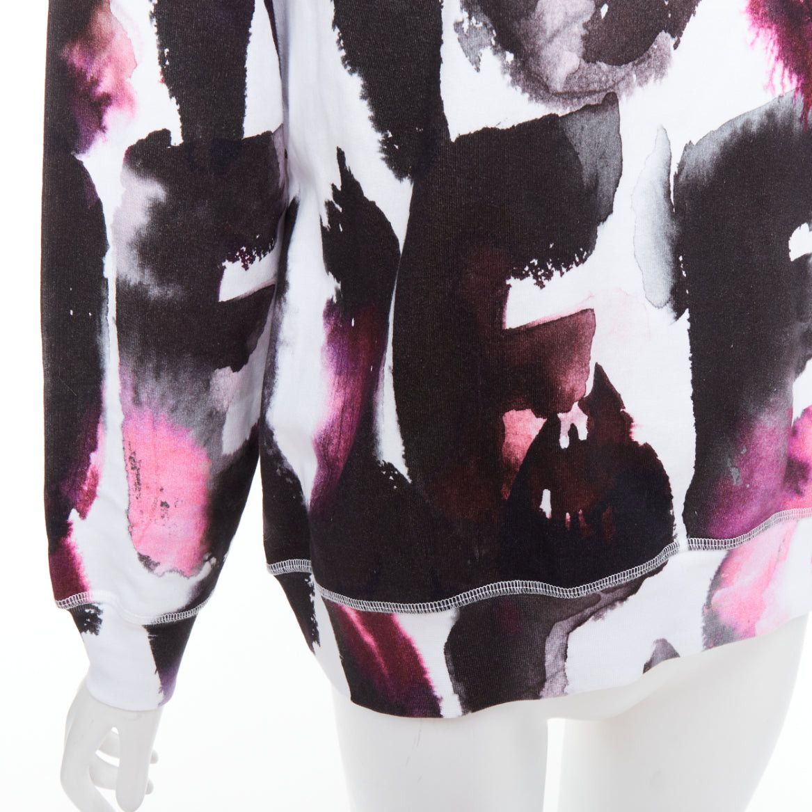 Alexander McQueen ALEXANDER MCQUEEN 2022 logo watercolor print long sleeve crew sweater IT38 XS Size XS / US 0-2 / IT 36-38 - 7 Thumbnail