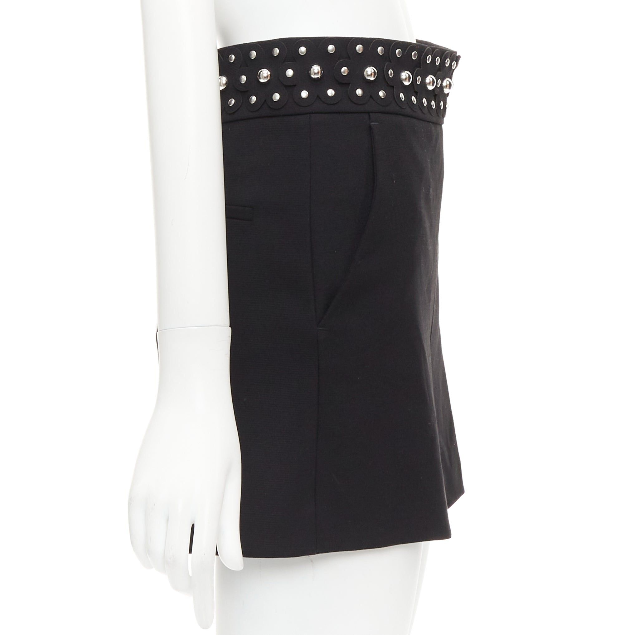 RED Valentino RED VALENTINO silver studded floral laser applique black shorts IT38 XS Size 26" / US 2 / IT 38 - 4 Thumbnail
