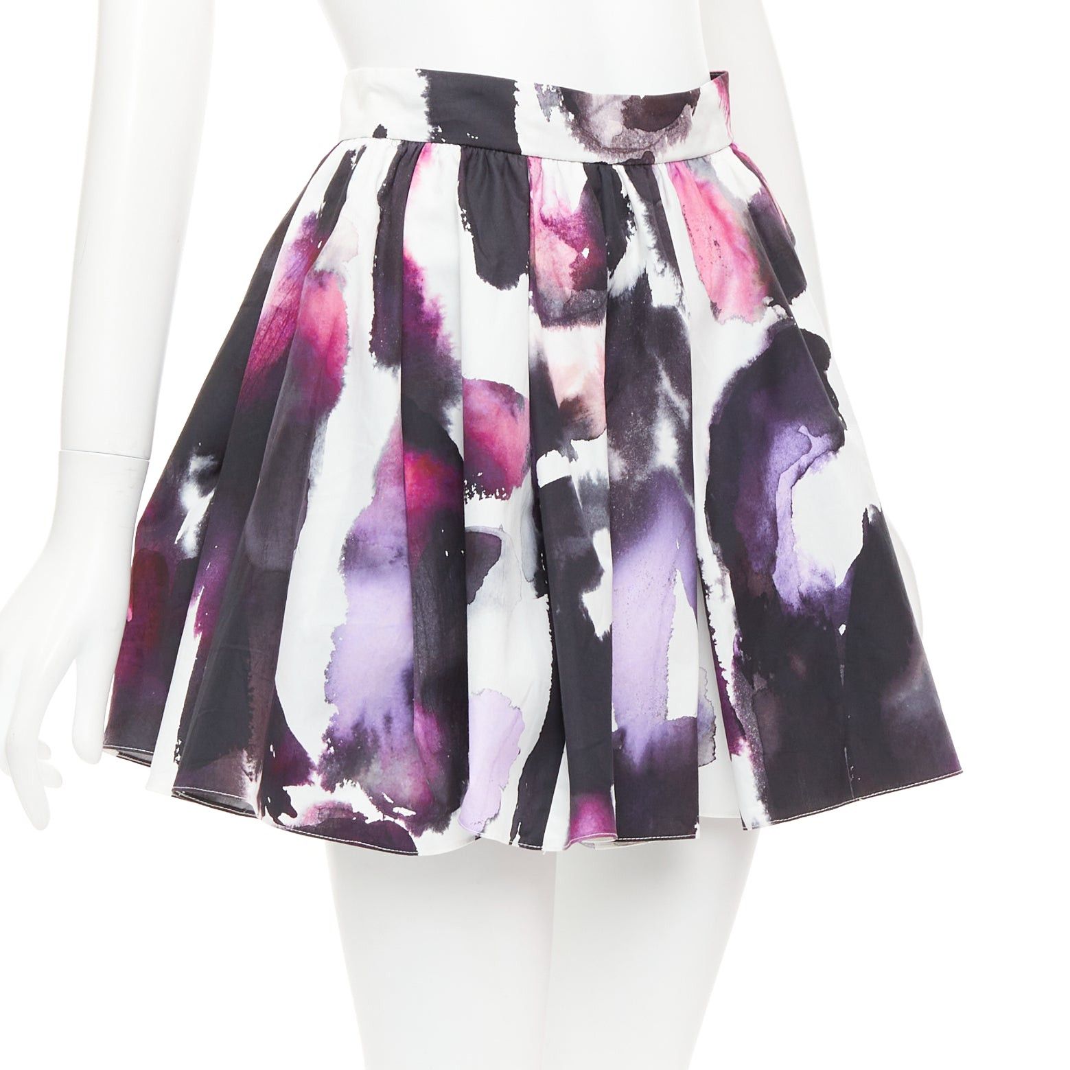 Alexander McQueen ALEXANDER MCQUEEN 2022 purple watercolor paint print pleated skirt IT38 XS Size 26" / US 2 / IT 38 - 3 Thumbnail