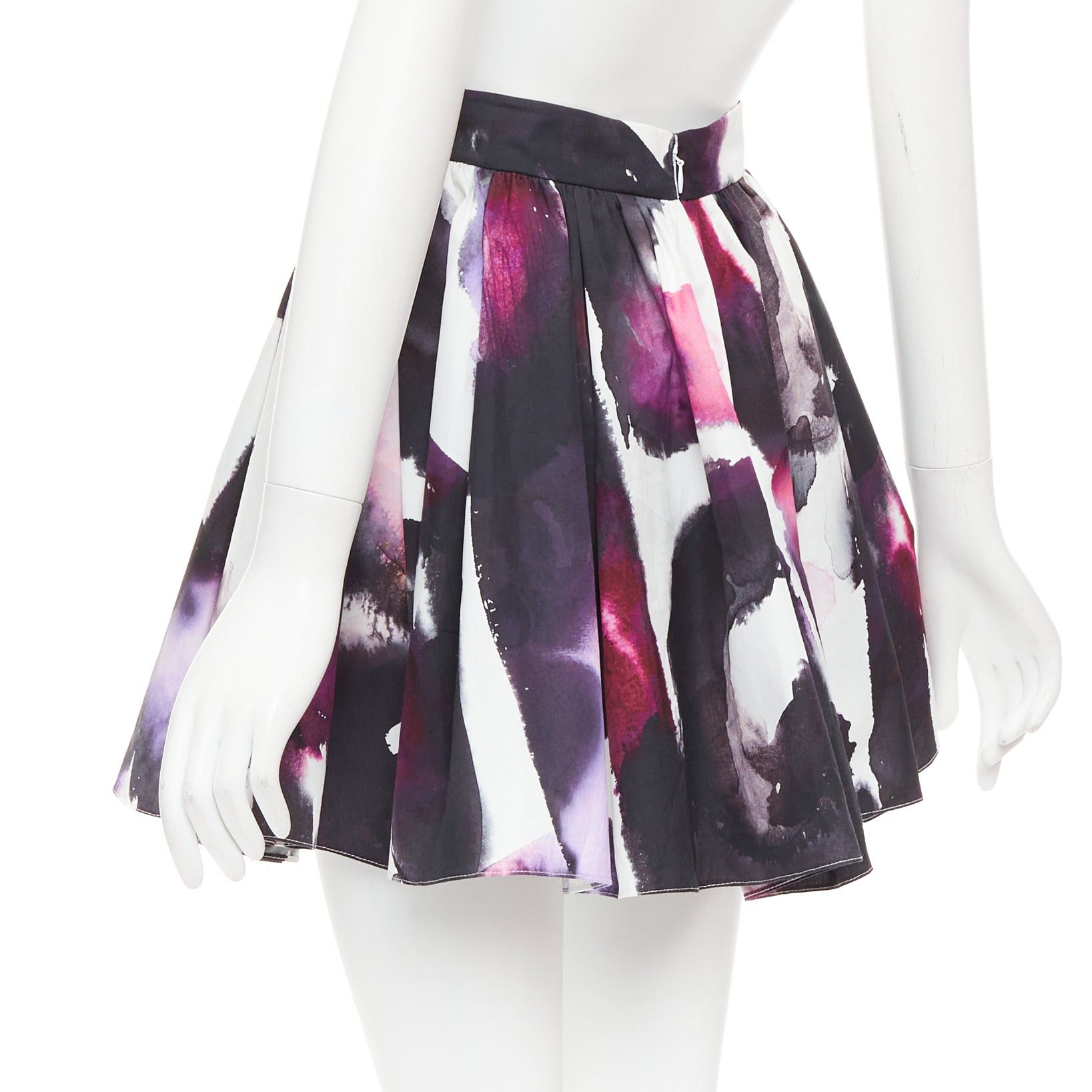 Alexander McQueen ALEXANDER MCQUEEN 2022 purple watercolor paint print pleated skirt IT38 XS Size 26" / US 2 / IT 38 - 6 Thumbnail
