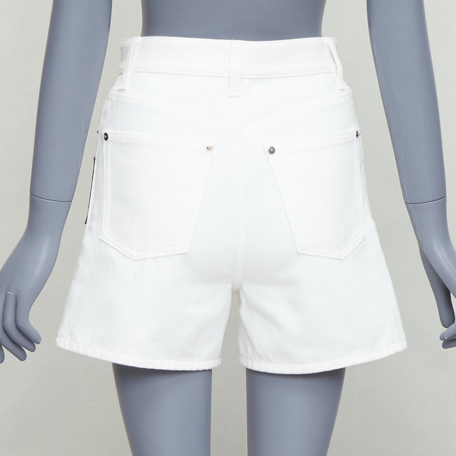 Louis Vuitton LOUIS VUITTON 2024 white cotton accent denim mini shorts FR34 XS Size 26" / US 2 / IT 38 - 5 Thumbnail