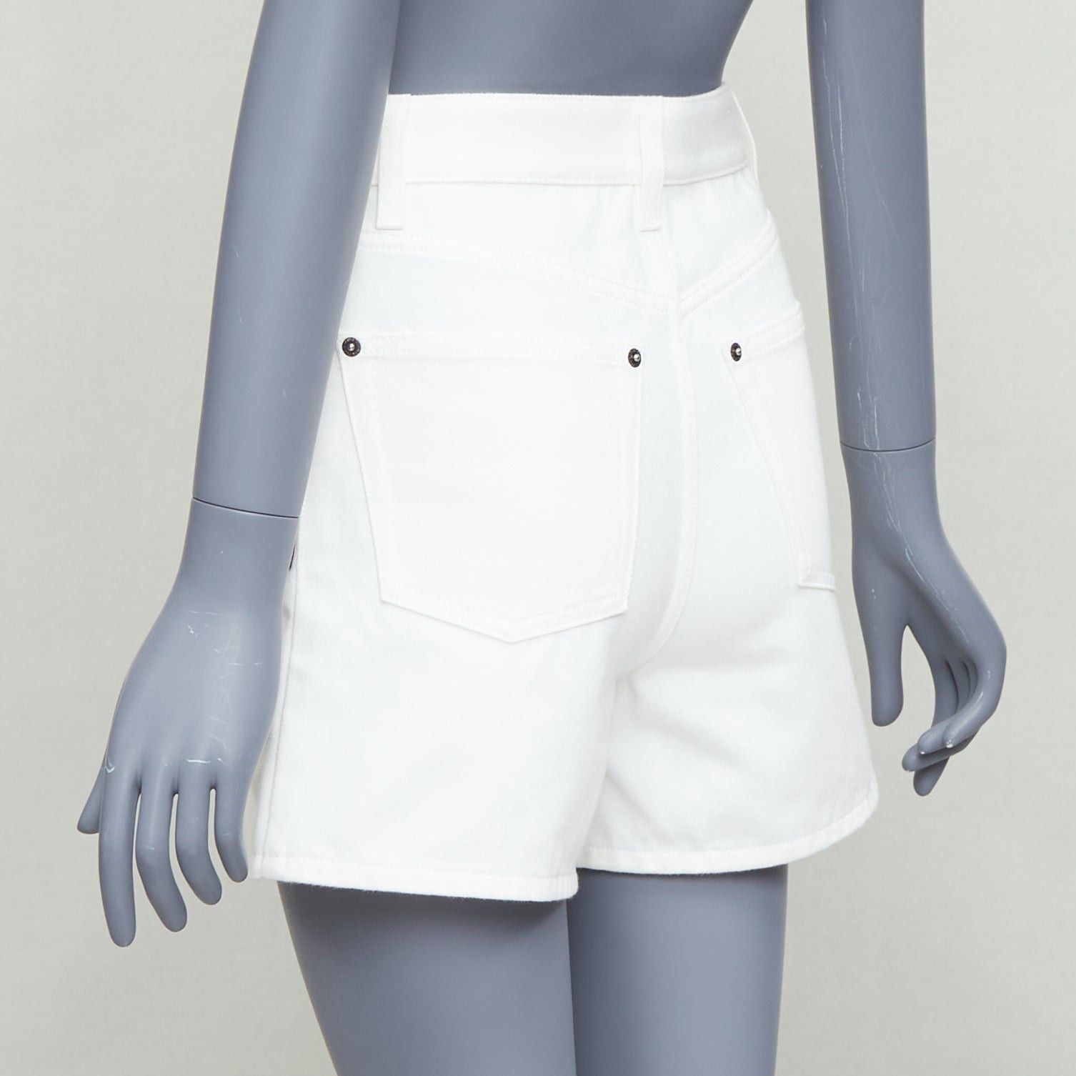 Louis Vuitton LOUIS VUITTON 2024 white cotton accent denim mini shorts FR34 XS Size 26" / US 2 / IT 38 - 6 Thumbnail