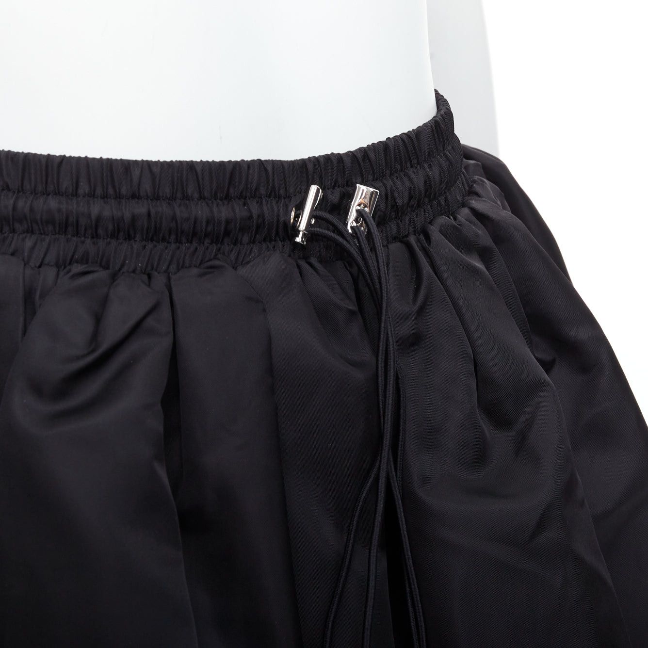 Other DAVID KOMA black nylon bubble silver drawstring puffball skirt UK6 XS Size 26" / US 2 / IT 38 - 2 Thumbnail