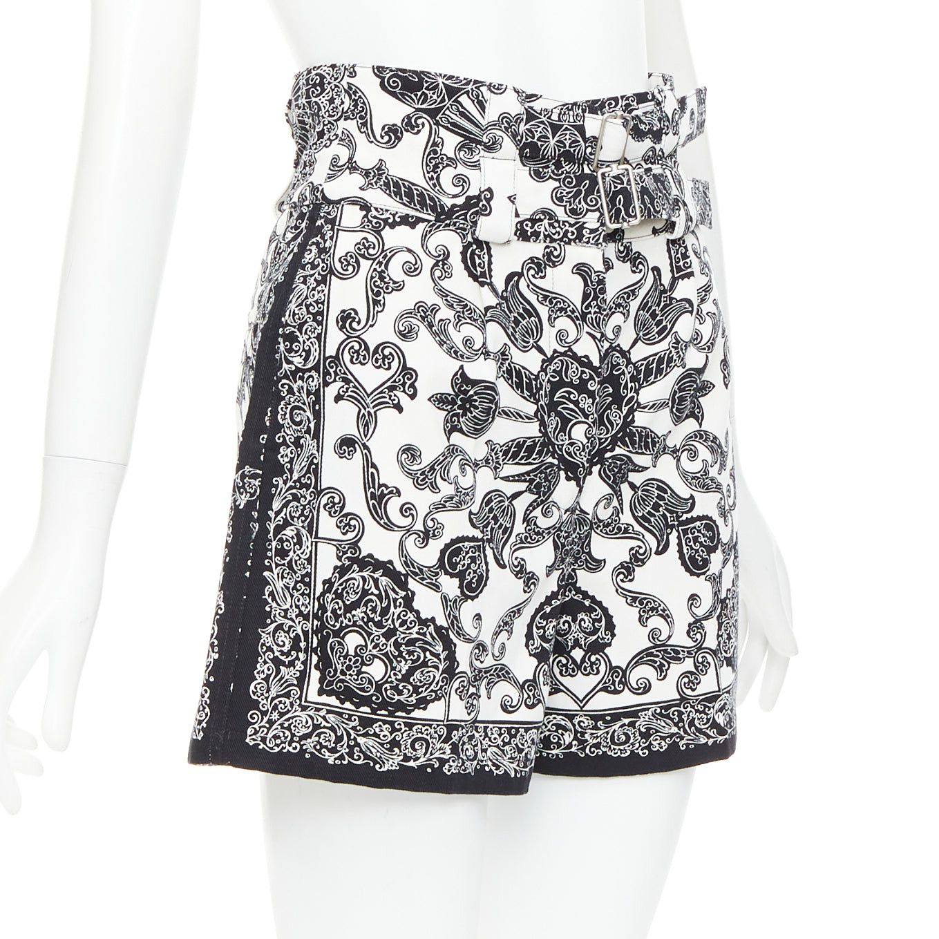 Dior CHRISTIAN DIOR black white cotton handkerchief double belt shorts FR34 XS Size 26" / US 2 / IT 38 - 3 Thumbnail