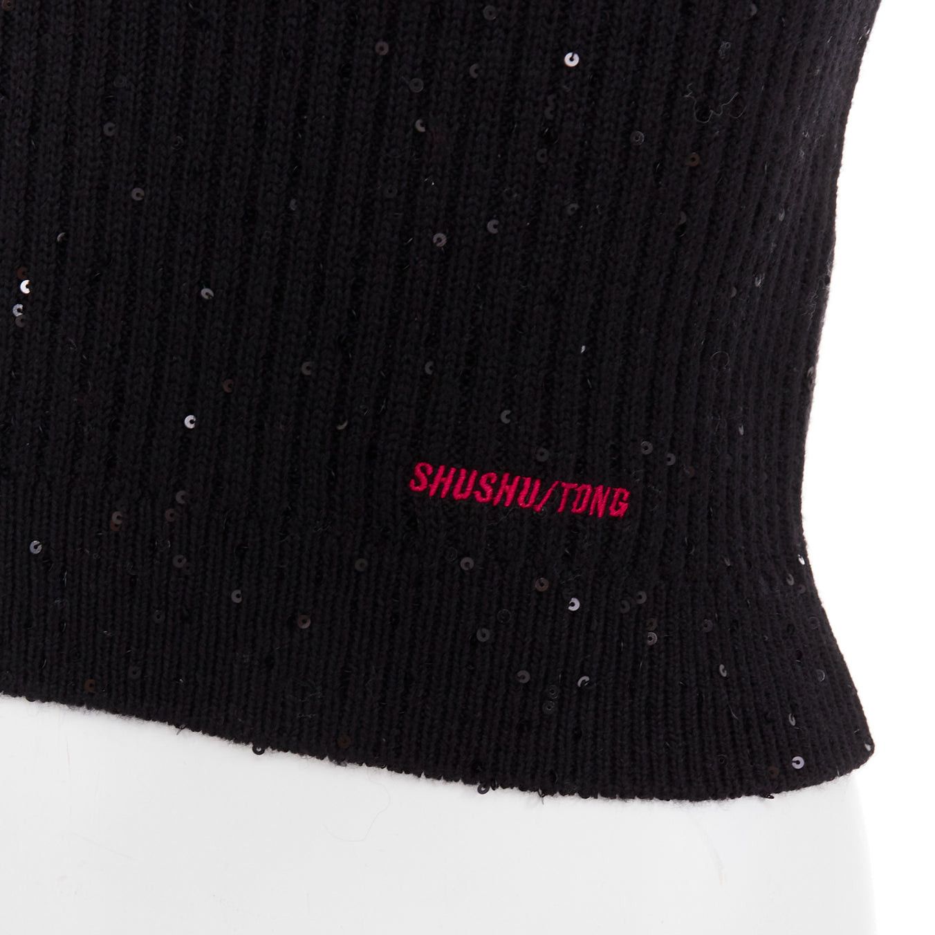 Shushu/Tong SHUSHU TONG black sequinned knit collared red logo rib crop vest UK6 XS Size XS / US 0-2 / IT 36-38 - 2 Thumbnail