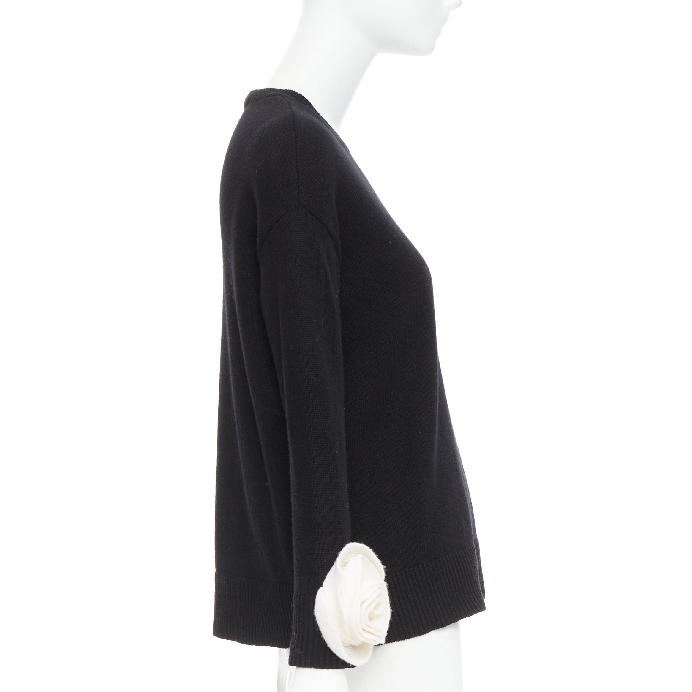 Valentino VALENTINO 2024 black virgin wool cream 3D Flower cuff crew neck sweater XS Size S / US 4 / IT 40 - 4 Thumbnail