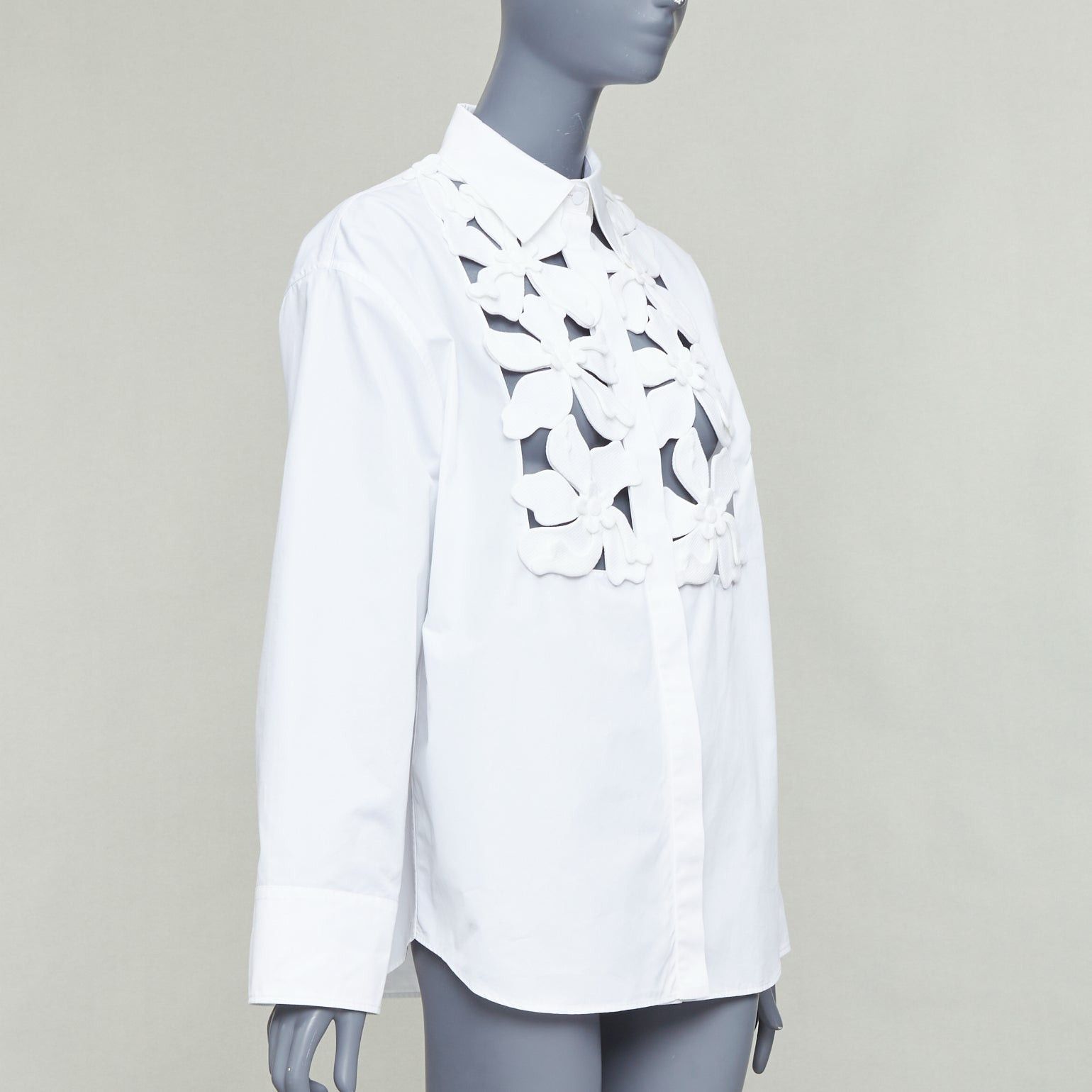 Valentino VALENTINO 2023 white floral 3D applique cut out bib dress shirt IT36 XXS Size XS / US 0-2 / IT 36-38 - 3 Thumbnail