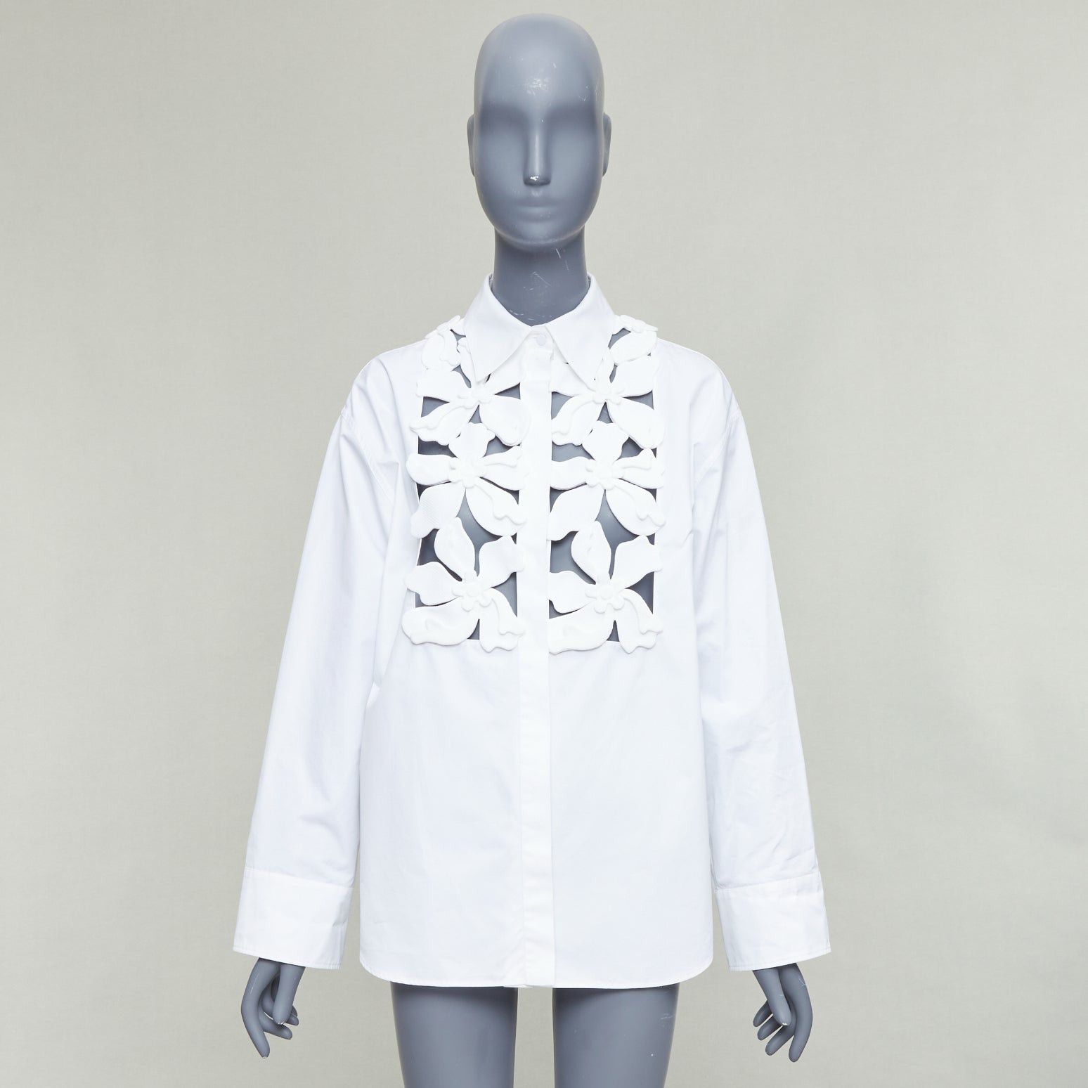 Valentino VALENTINO 2023 white floral 3D applique cut out bib dress shirt IT36 XXS Size XS / US 0-2 / IT 36-38 - 9 Thumbnail