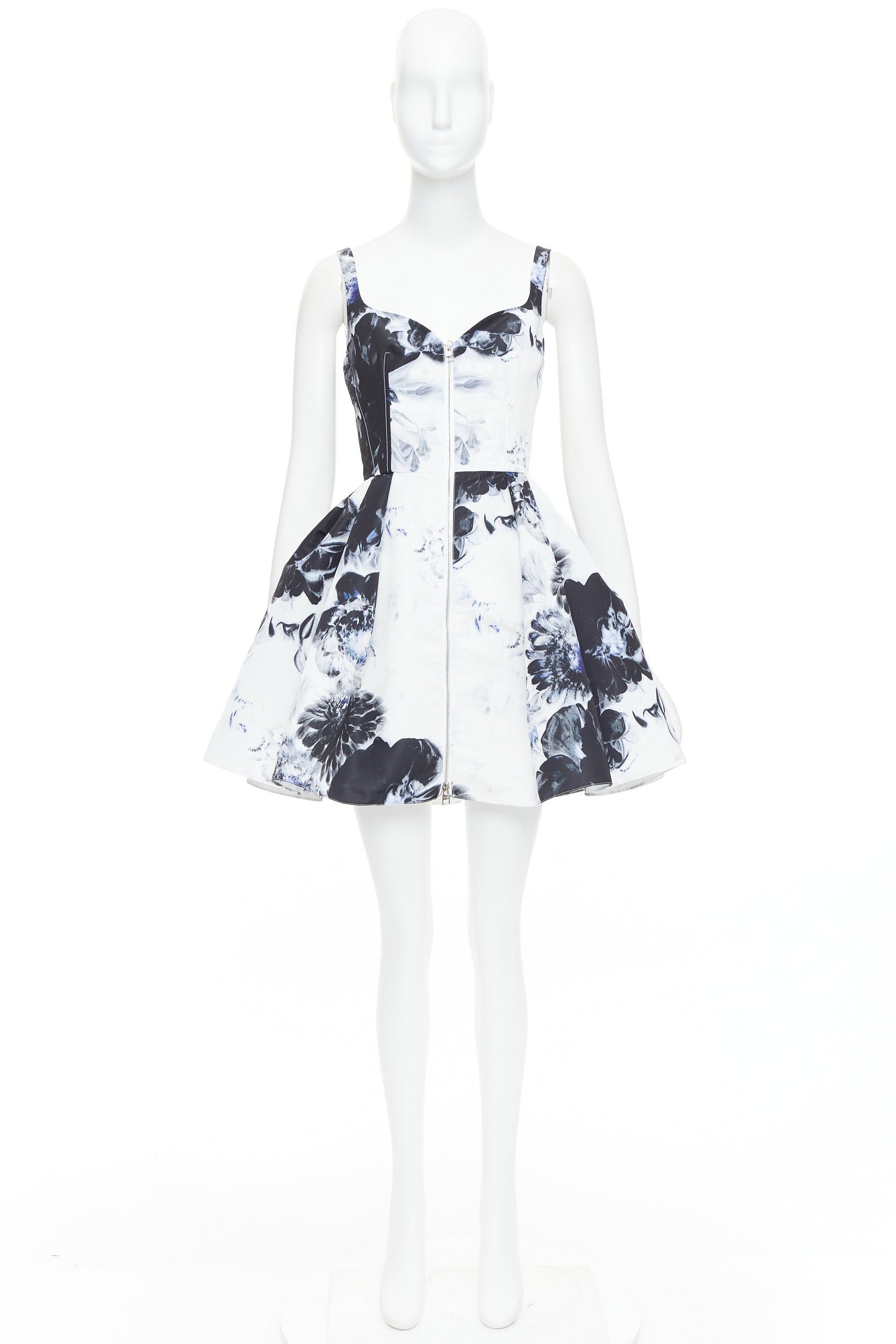 Alexander McQueen ALEXANDER MCQUEEN 2023 Chiaroscuro ink floral print zip front dress IT38 XS Size XS / US 0-2 / IT 36-38 - 9 Thumbnail