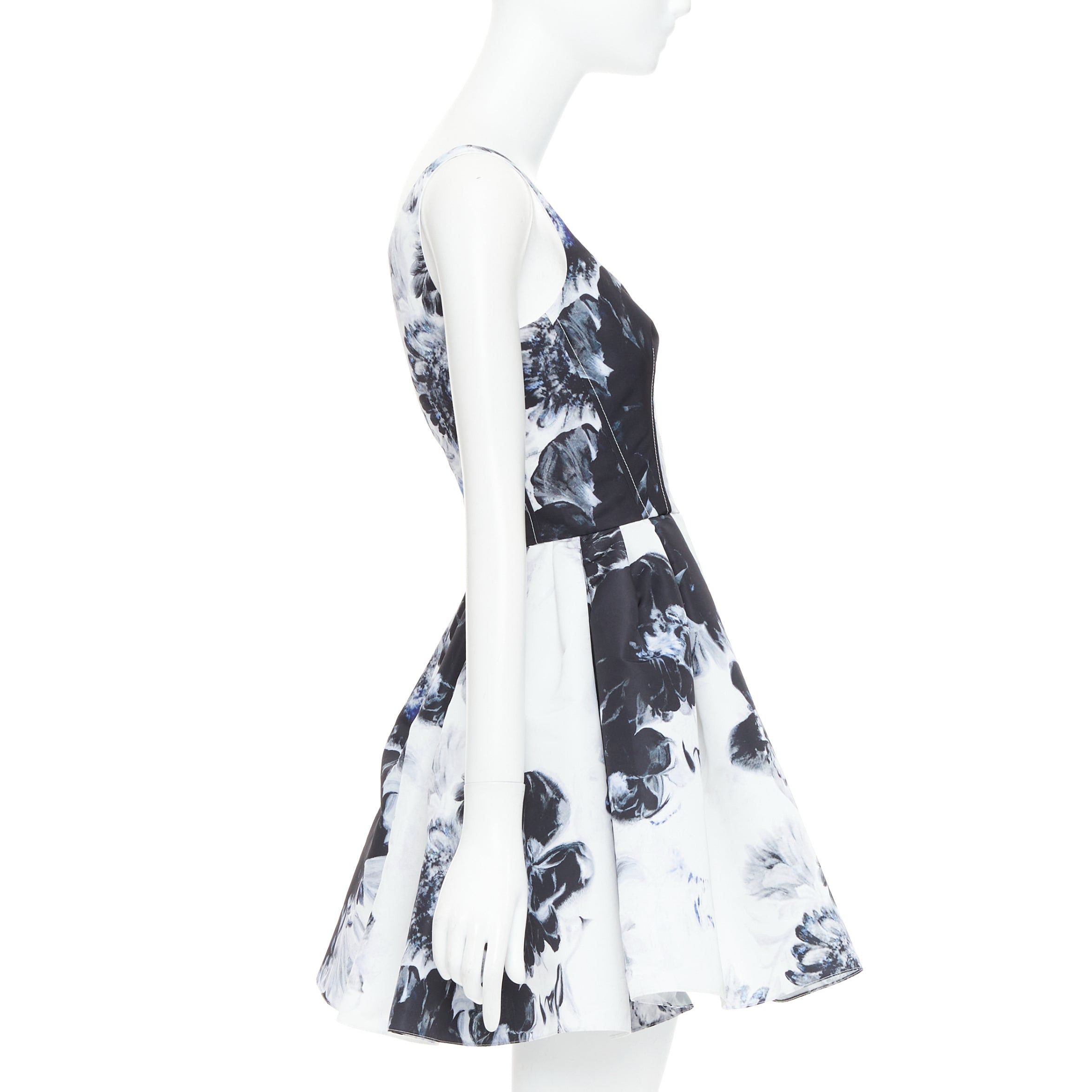 Alexander McQueen ALEXANDER MCQUEEN 2023 Chiaroscuro ink floral print zip front dress IT38 XS Size XS / US 0-2 / IT 36-38 - 4 Thumbnail