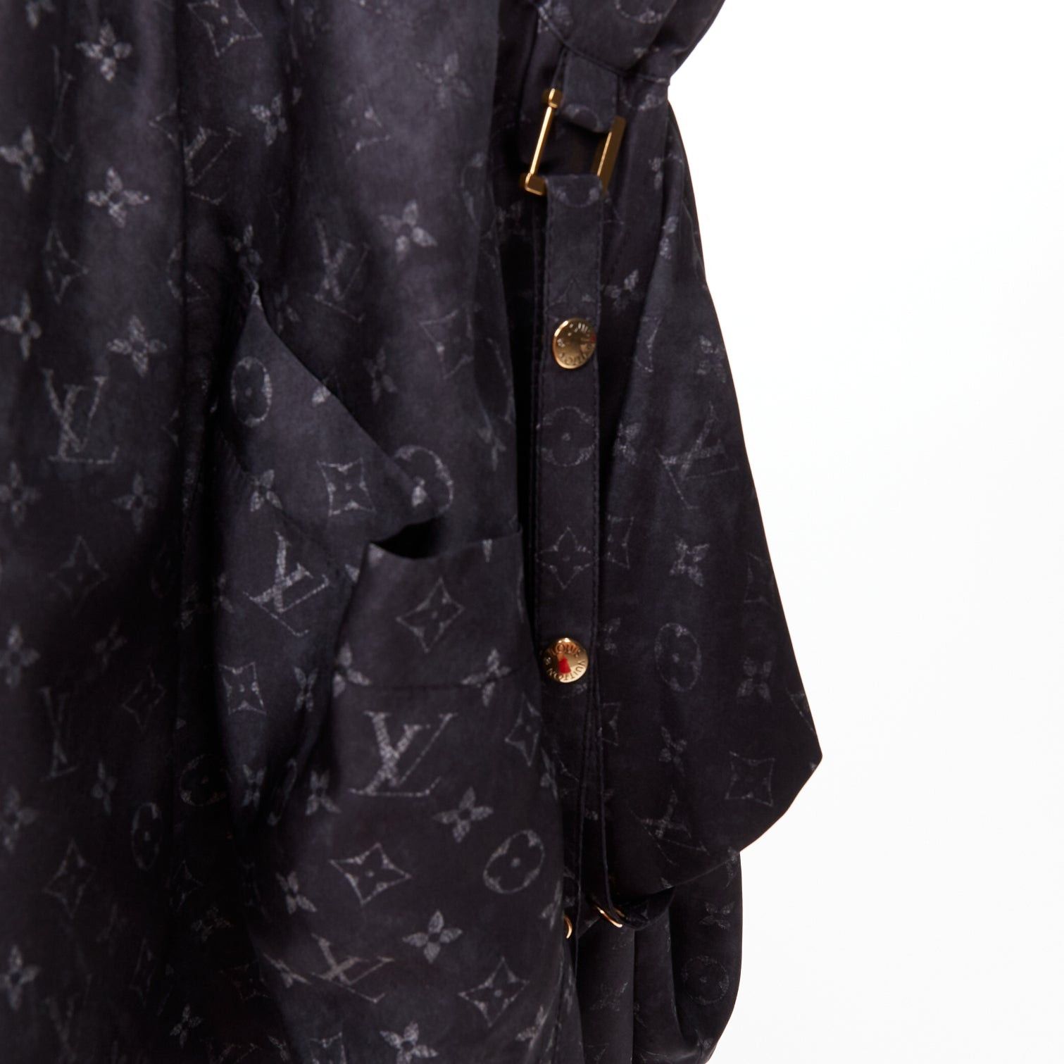 Louis Vuitton LOUIS VUITTON Monogram Cloud Pocket grey 100% silk flare mini skirt FR34 XS Size 26" / US 2 / IT 38 - 2 Thumbnail