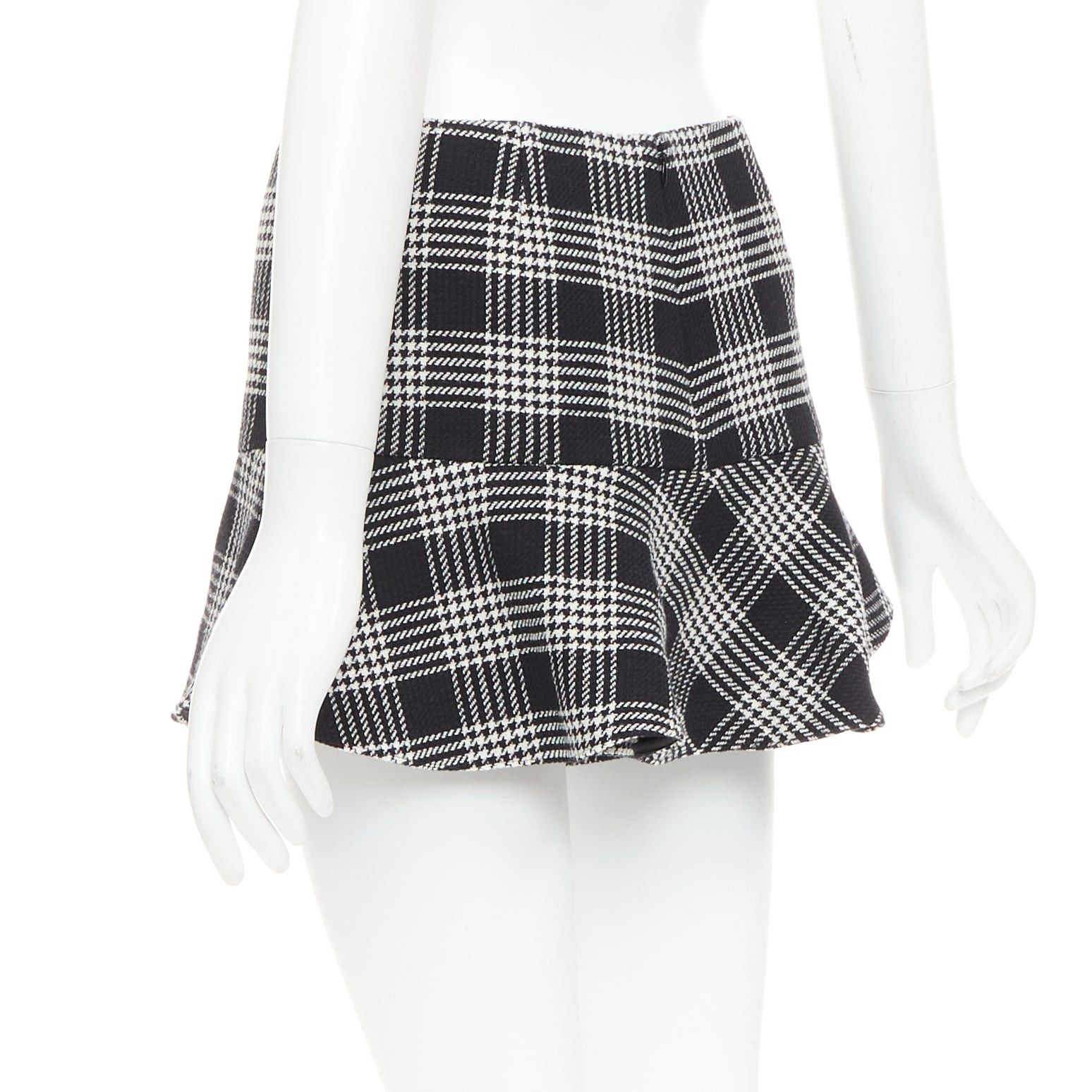 RED Valentino RED VALENTINO black grey houndstooth check print frill mini skort IT38 XS Size 26" / US 2 / IT 38 - 6 Thumbnail