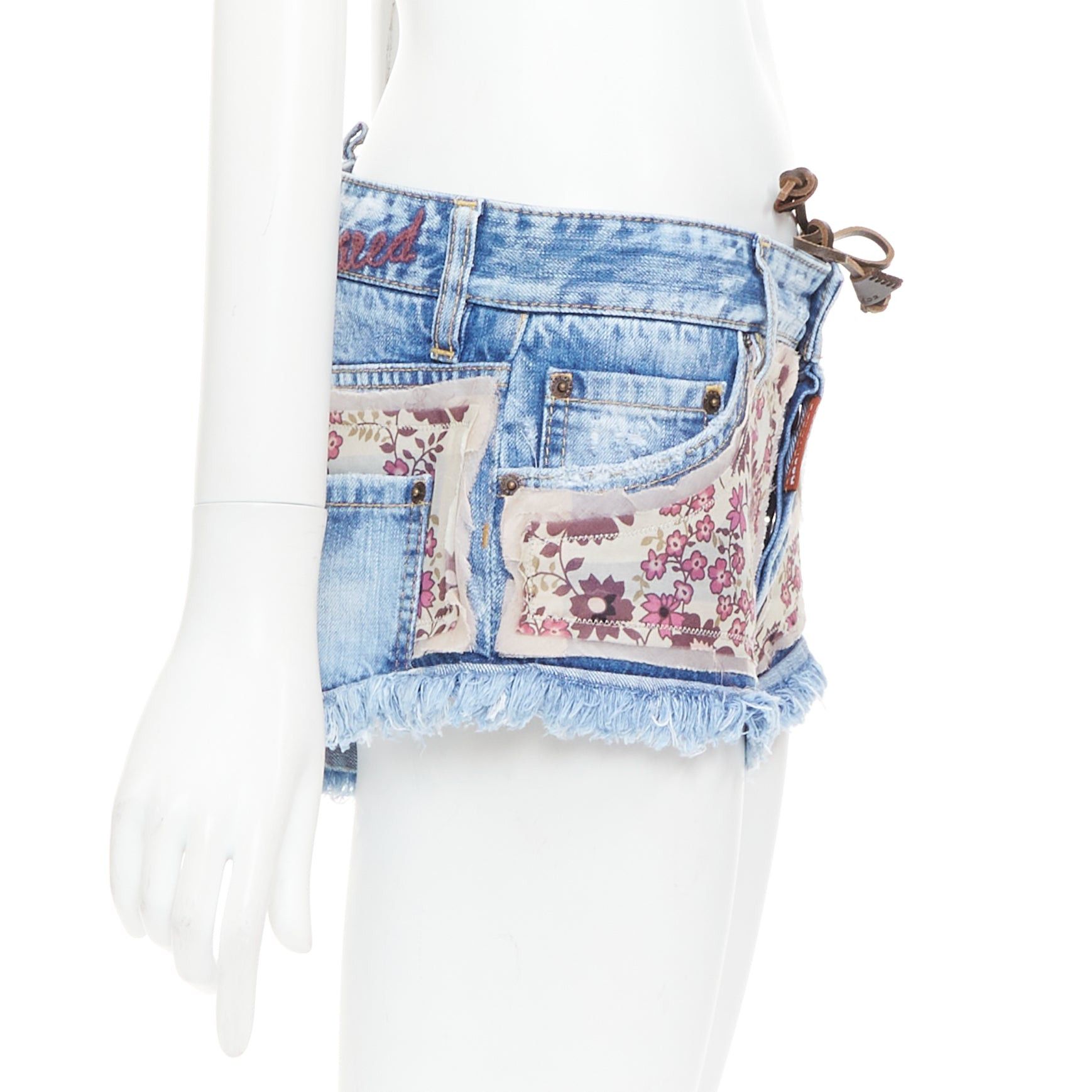 Dsquared2 DSQUARED2 pink floral patch blue denim logo cut off mini shorts IT38 XS Size 26" / US 2 / IT 38 - 4 Thumbnail