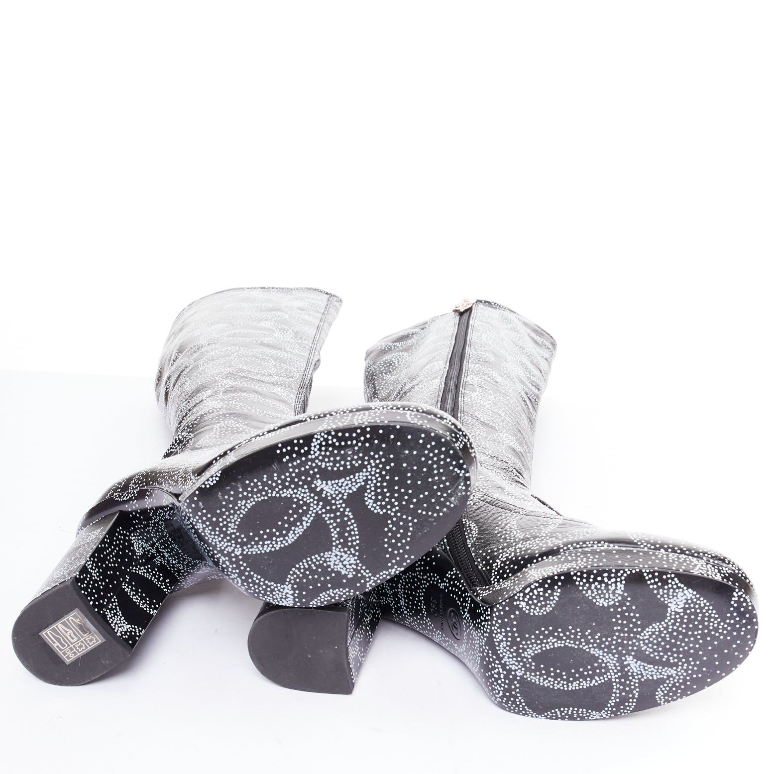 Chanel CHANEL 23A Runway white black CC camellia dotted logo print tall boots EU39 Size US 9 / IT 39 - 10 Thumbnail