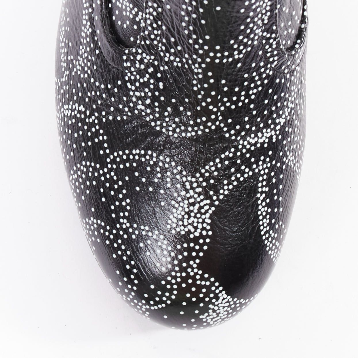 Chanel CHANEL 23A Runway white black CC camellia dotted logo print tall boots EU39 Size US 9 / IT 39 - 6 Thumbnail