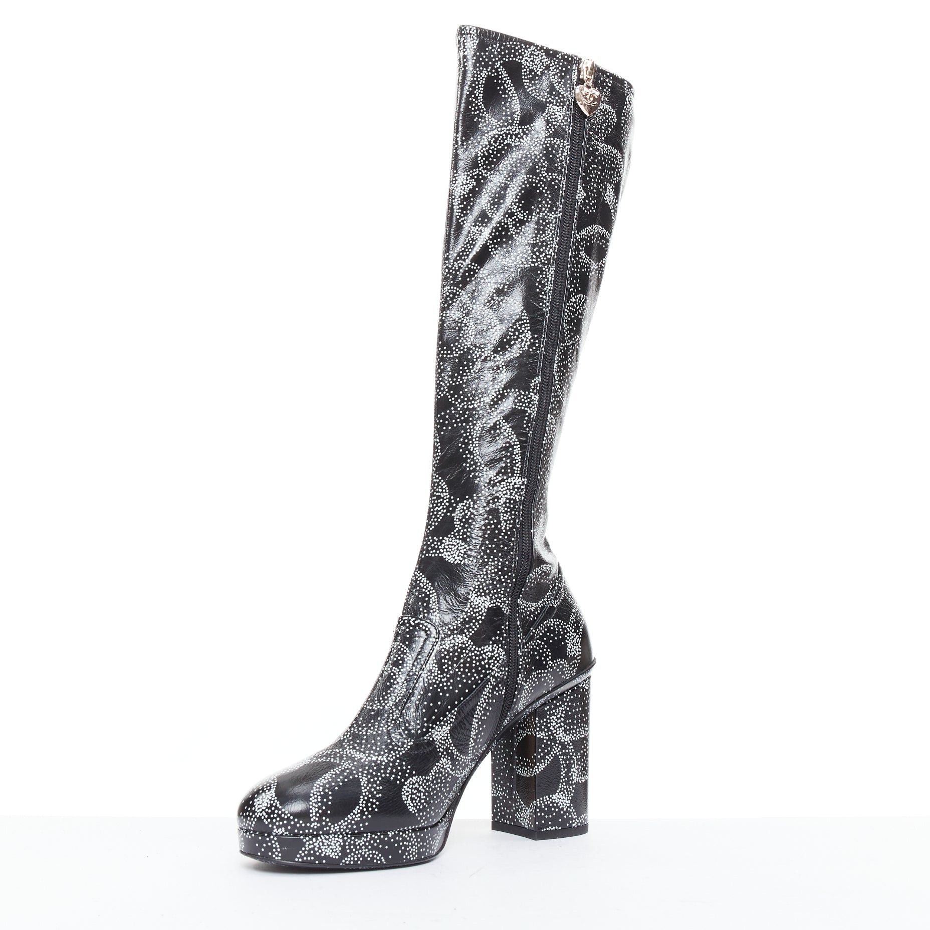 Chanel CHANEL 23A Runway white black CC camellia dotted logo print tall boots EU39 Size US 9 / IT 39 - 5 Thumbnail