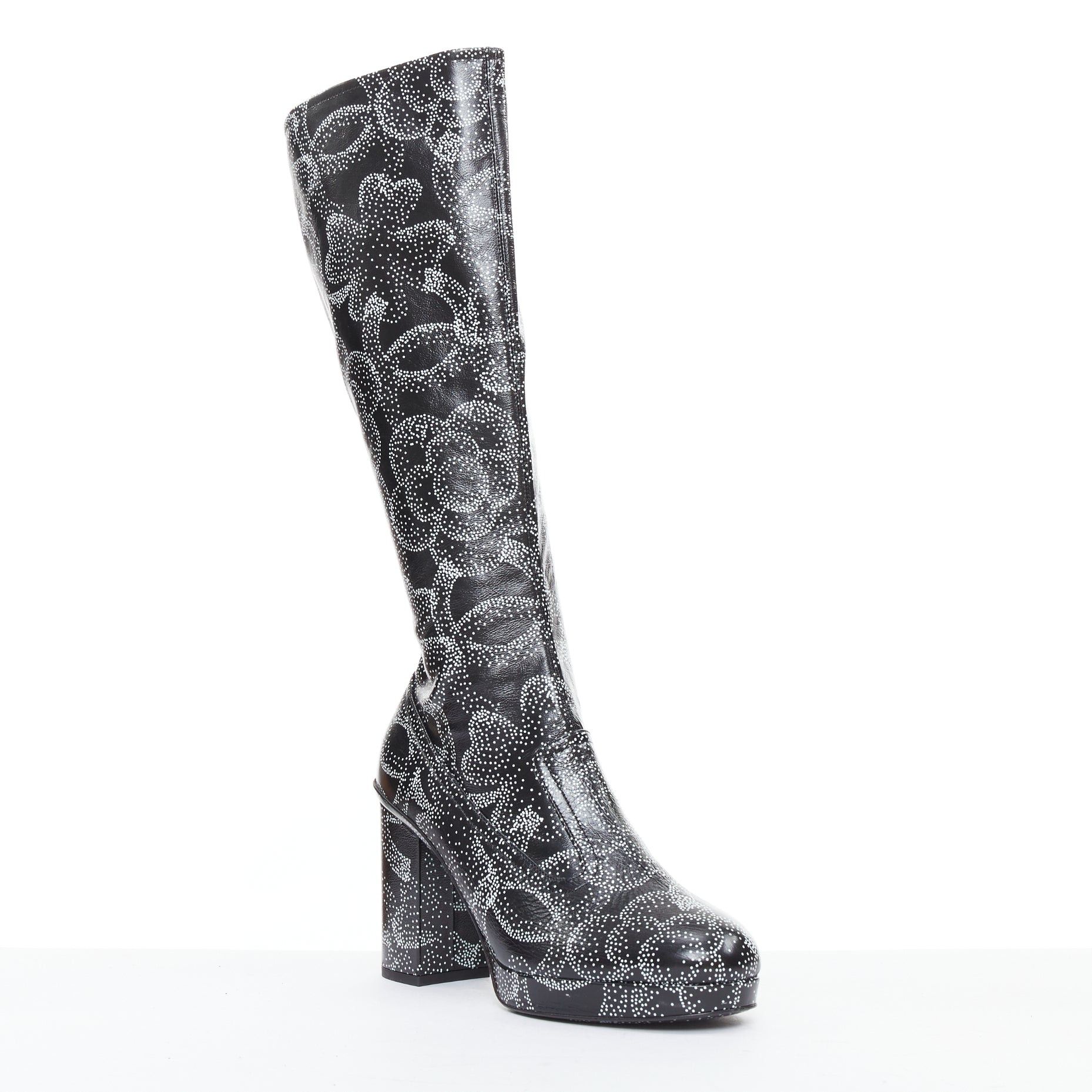 Chanel CHANEL 23A Runway white black CC camellia dotted logo print tall boots EU39 Size US 9 / IT 39 - 2 Thumbnail