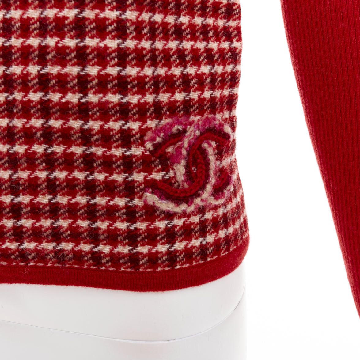 Chanel CHANEL 24N red beige cashmere blend CC applique cardigan FR34 XS GDragon Size XS / US 0-2 / IT 36-38 - 2 Thumbnail
