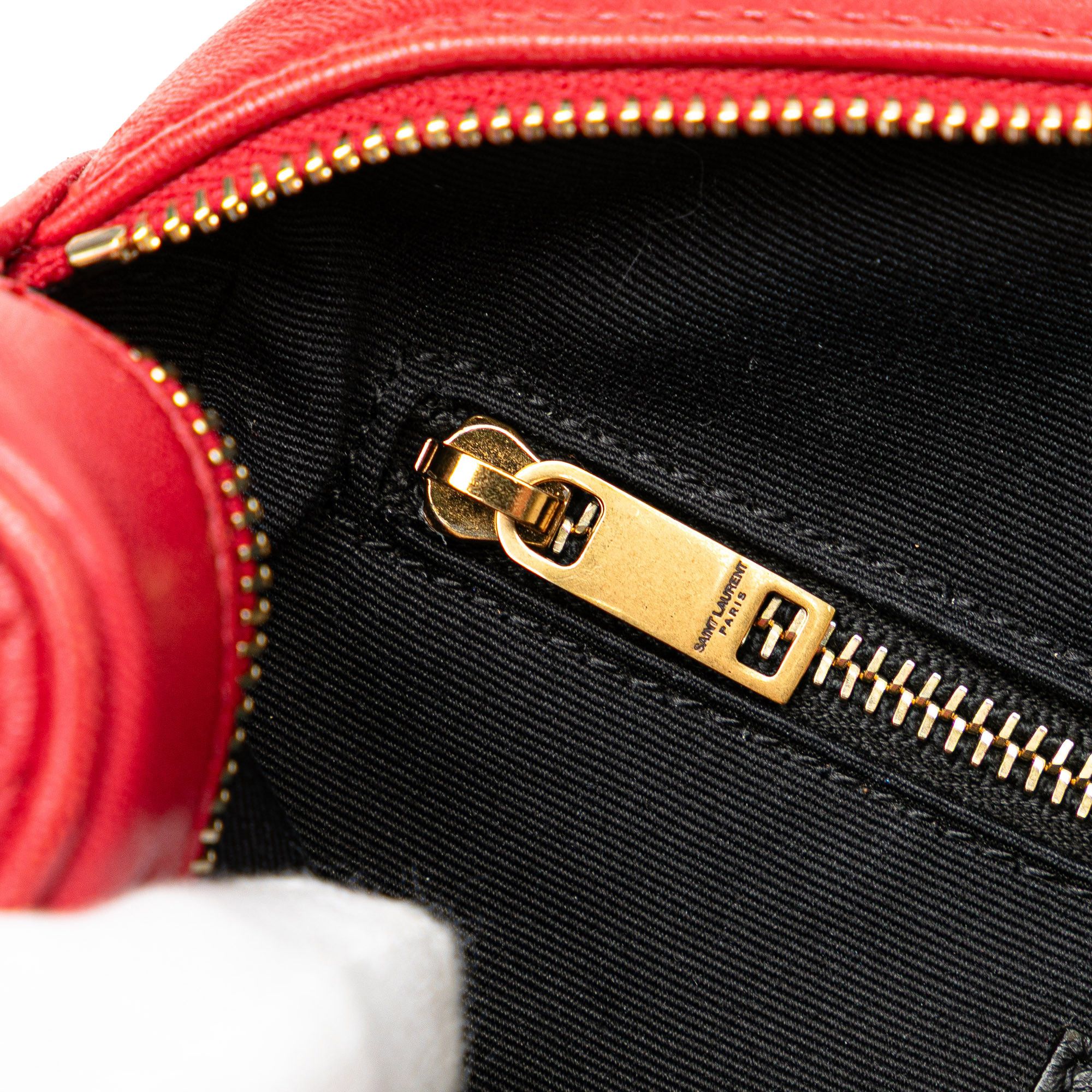 Yves Saint Laurent Yves Saint Laurent Quilted Lambskin Victoire Camera Bag Size ONE SIZE - 7 Thumbnail