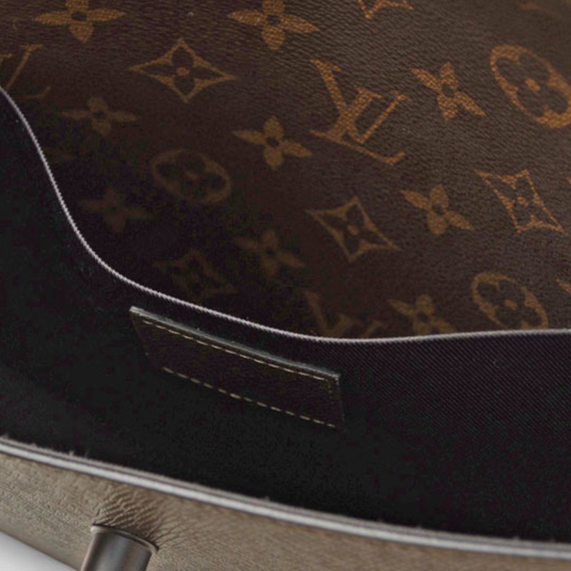 Louis Vuitton Louis Vuitton Second Bag Clutch LOUIS VUITTON Pochette Steamer Monogram Taiga Khaki M30583 Size ONE SIZE - 6 Thumbnail