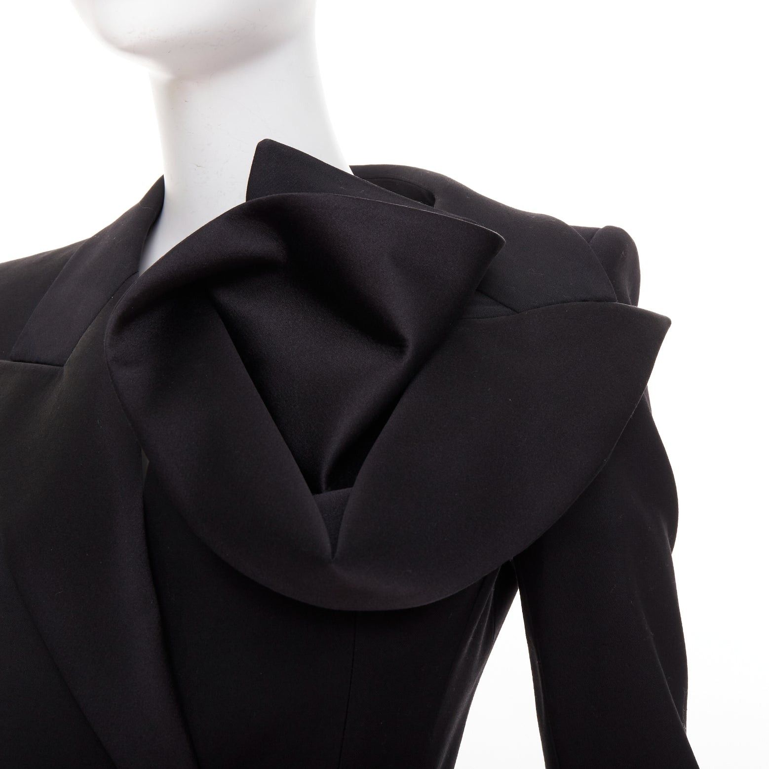 Alexander McQueen ALEXANDER MCQUEEN 2023 Orchid embellished black slim fit wool playsuit IT36 XS Size 25" / US 0 / IT 36 - 2 Thumbnail