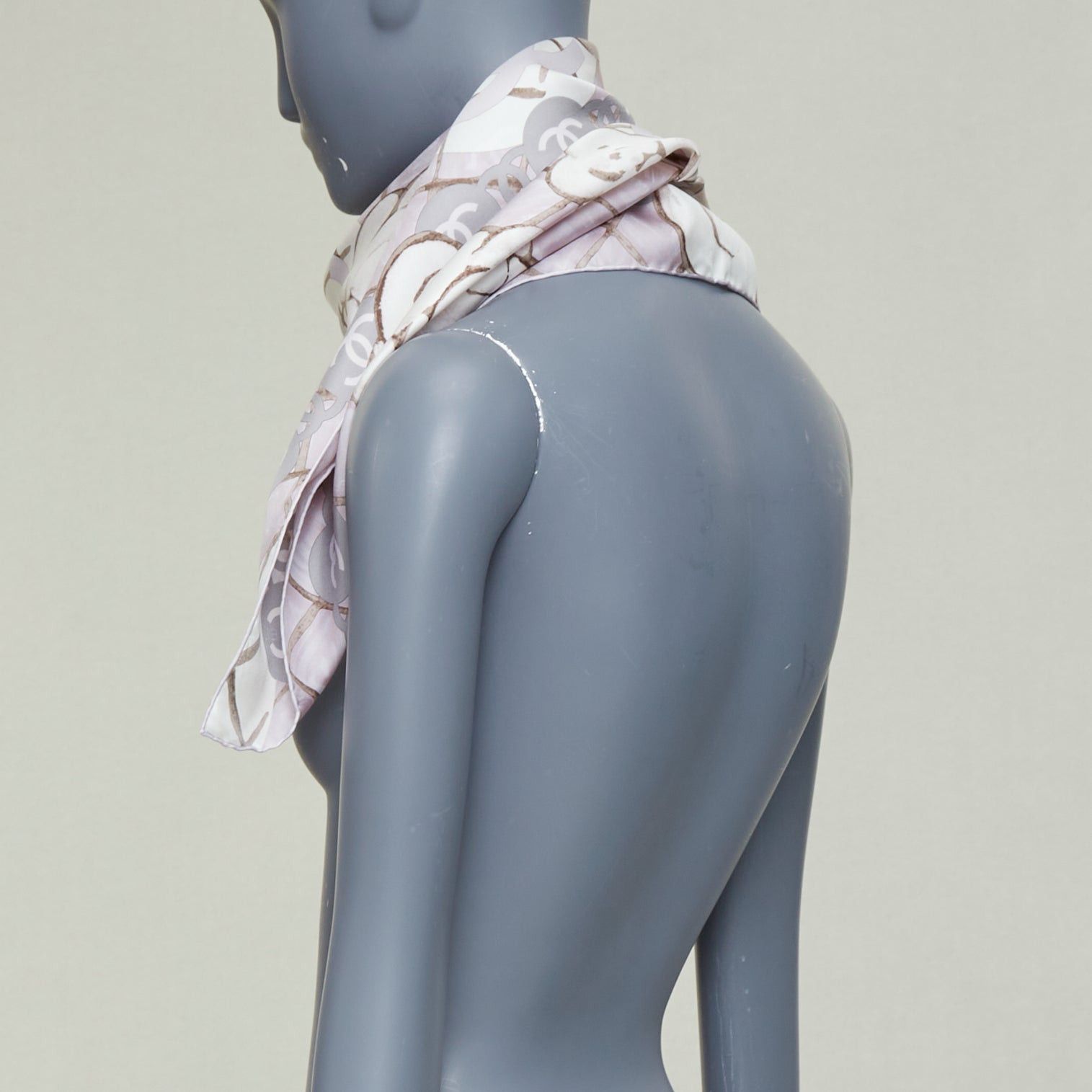 Chanel CHANEL 100% silk pink grey CC logo camellia flowers checkered pearl print scarf 85cm Size ONE SIZE - 6 Thumbnail