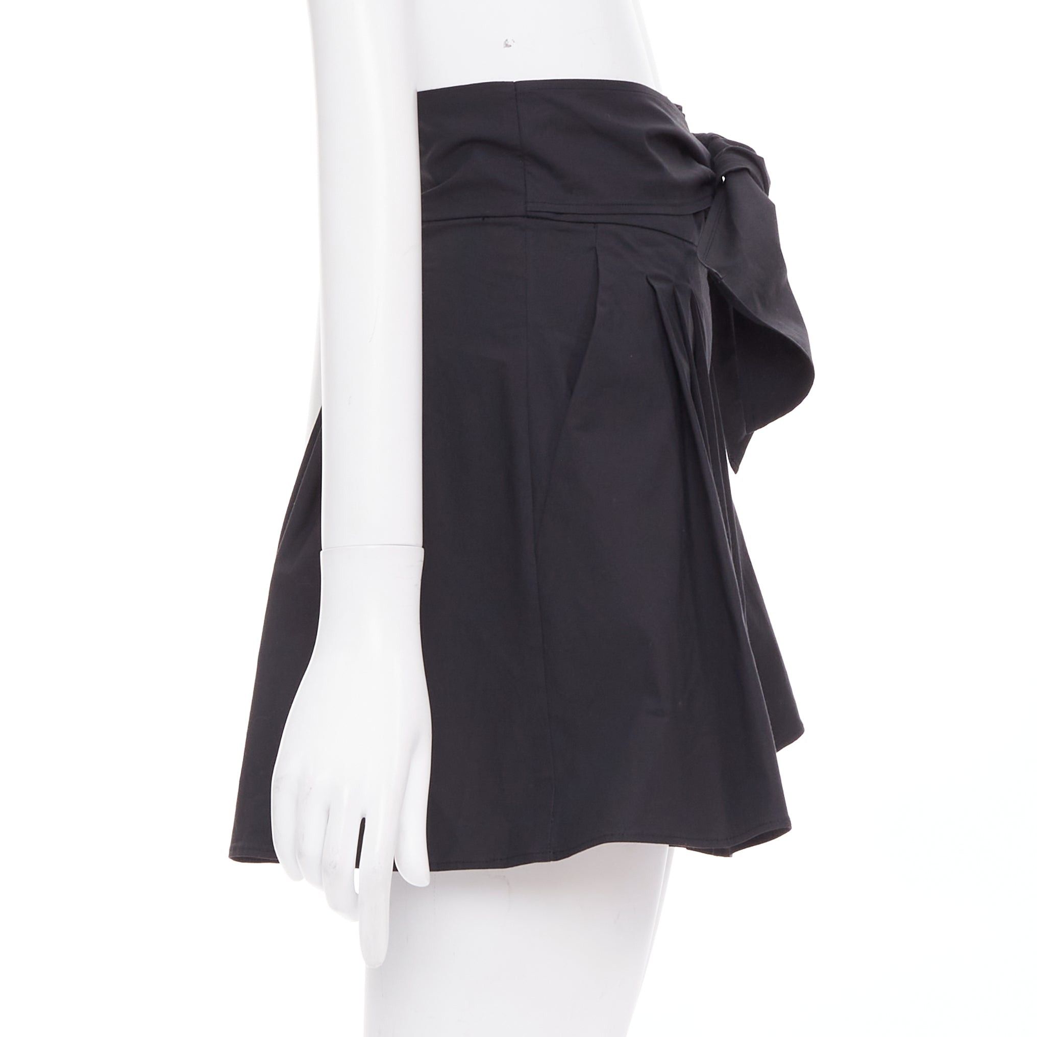 Moschino MOSCHINO Boutique black cotton blend bow tie waist pleated shorts IT38 XS Size 26" / US 2 / IT 38 - 4 Thumbnail