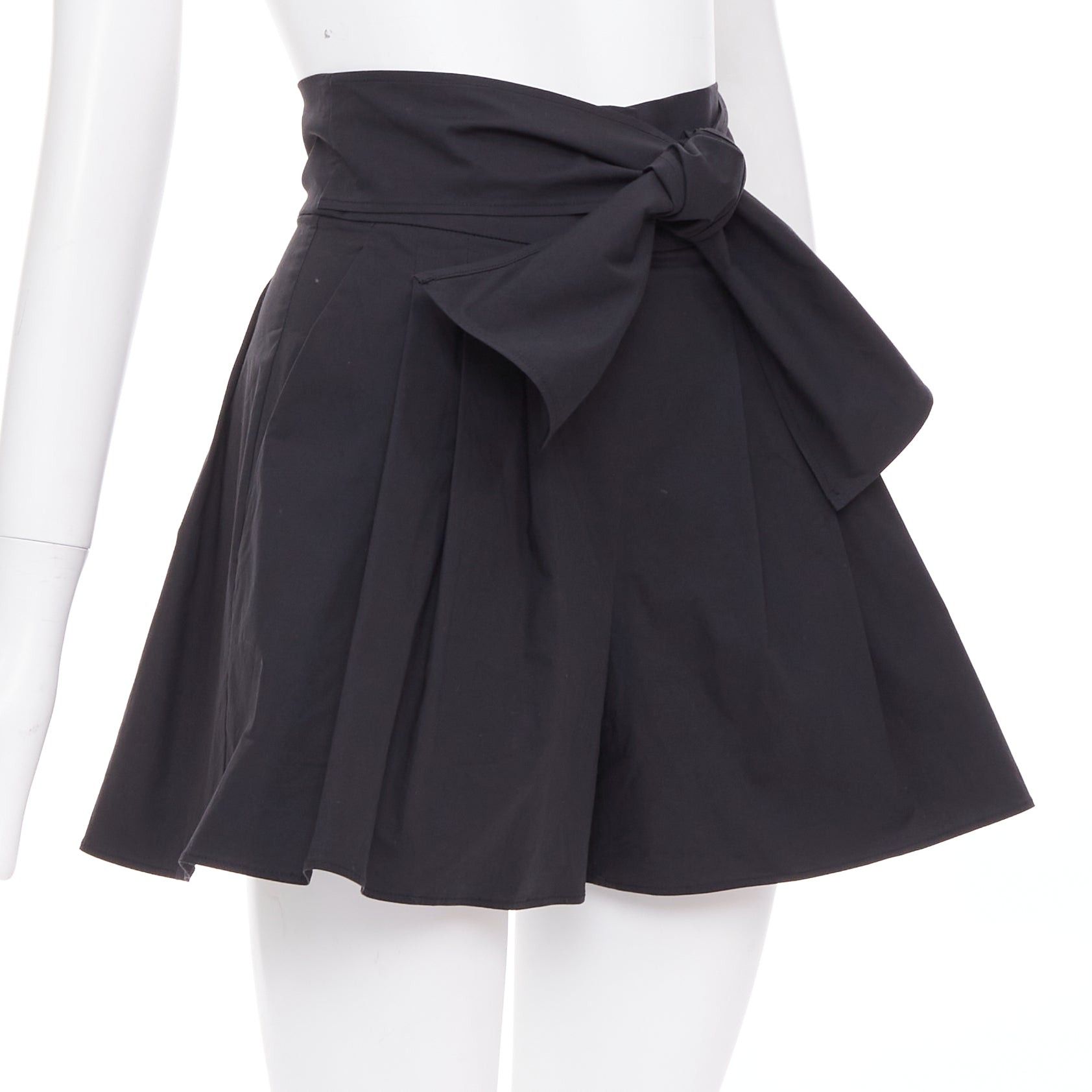 Moschino MOSCHINO Boutique black cotton blend bow tie waist pleated shorts IT38 XS Size 26" / US 2 / IT 38 - 3 Thumbnail