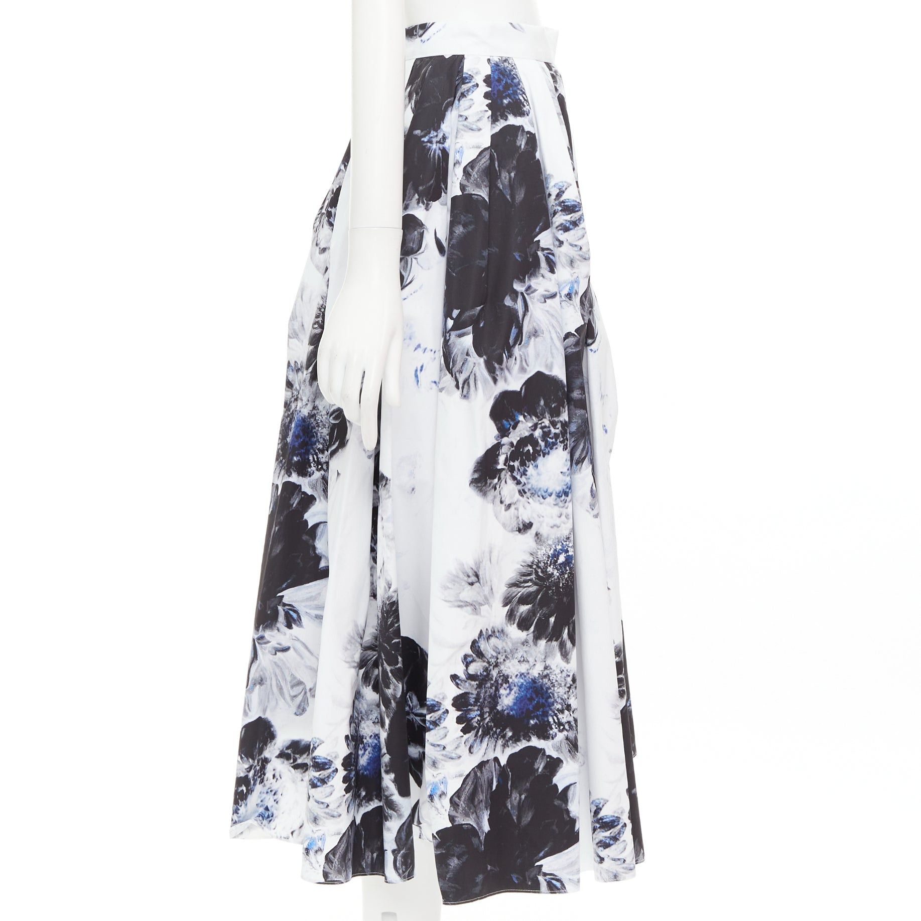 Alexander McQueen ALEXANDER MCQUEEN 2023 Chiaroscuro blue white floral print cotton midi skirt IT38 XS Size 26" / US 2 / IT 38 - 4 Thumbnail