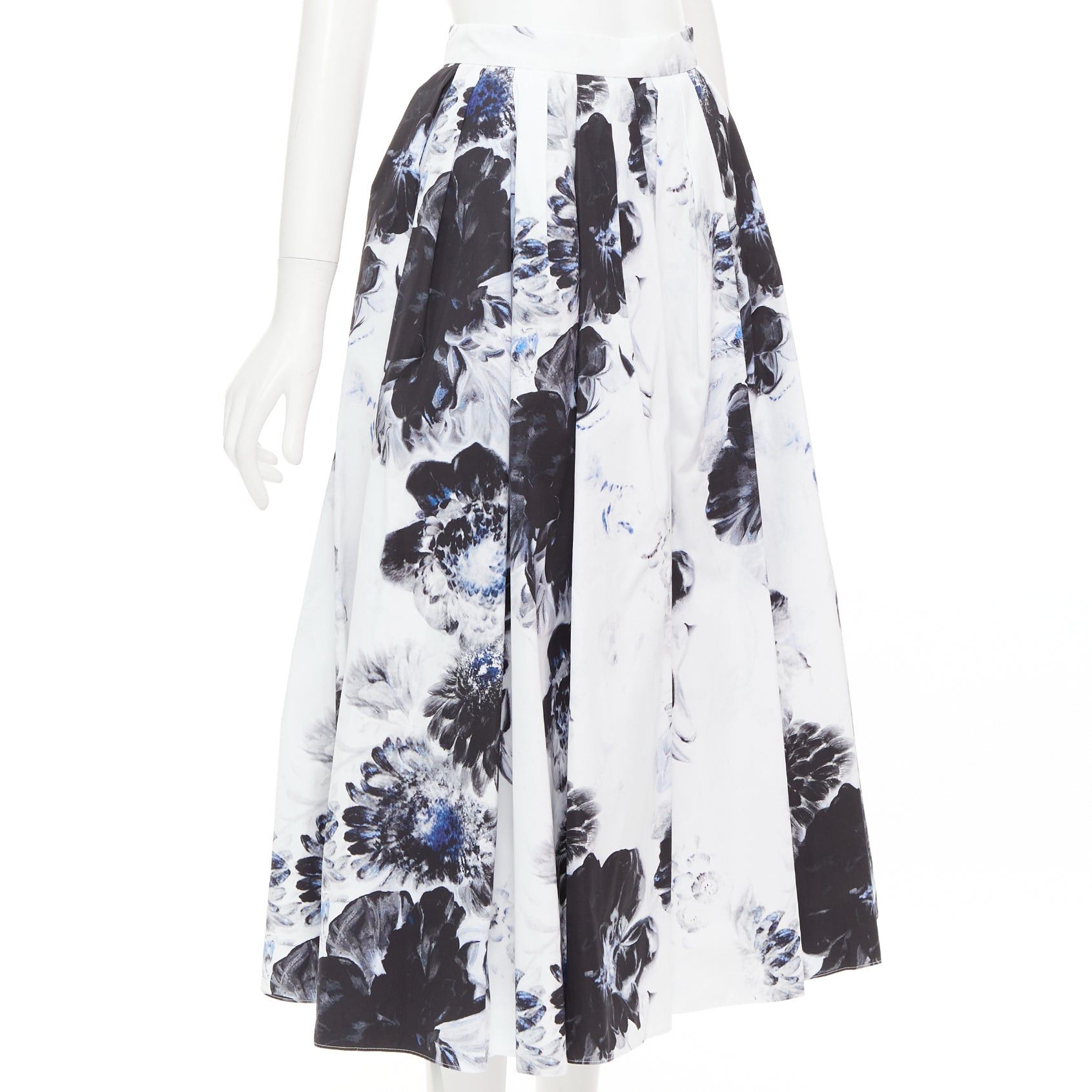 Alexander McQueen ALEXANDER MCQUEEN 2023 Chiaroscuro blue white floral print cotton midi skirt IT38 XS Size 26" / US 2 / IT 38 - 3 Thumbnail