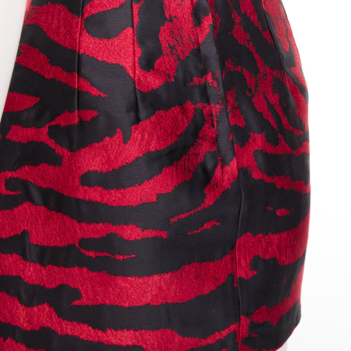 Dolce & Gabbana DOLCE GABBANA red black tiger stripe metallic jacquard high waist mini skirt IT36 XS Size 25" / US 0 / IT 36 - 7 Thumbnail