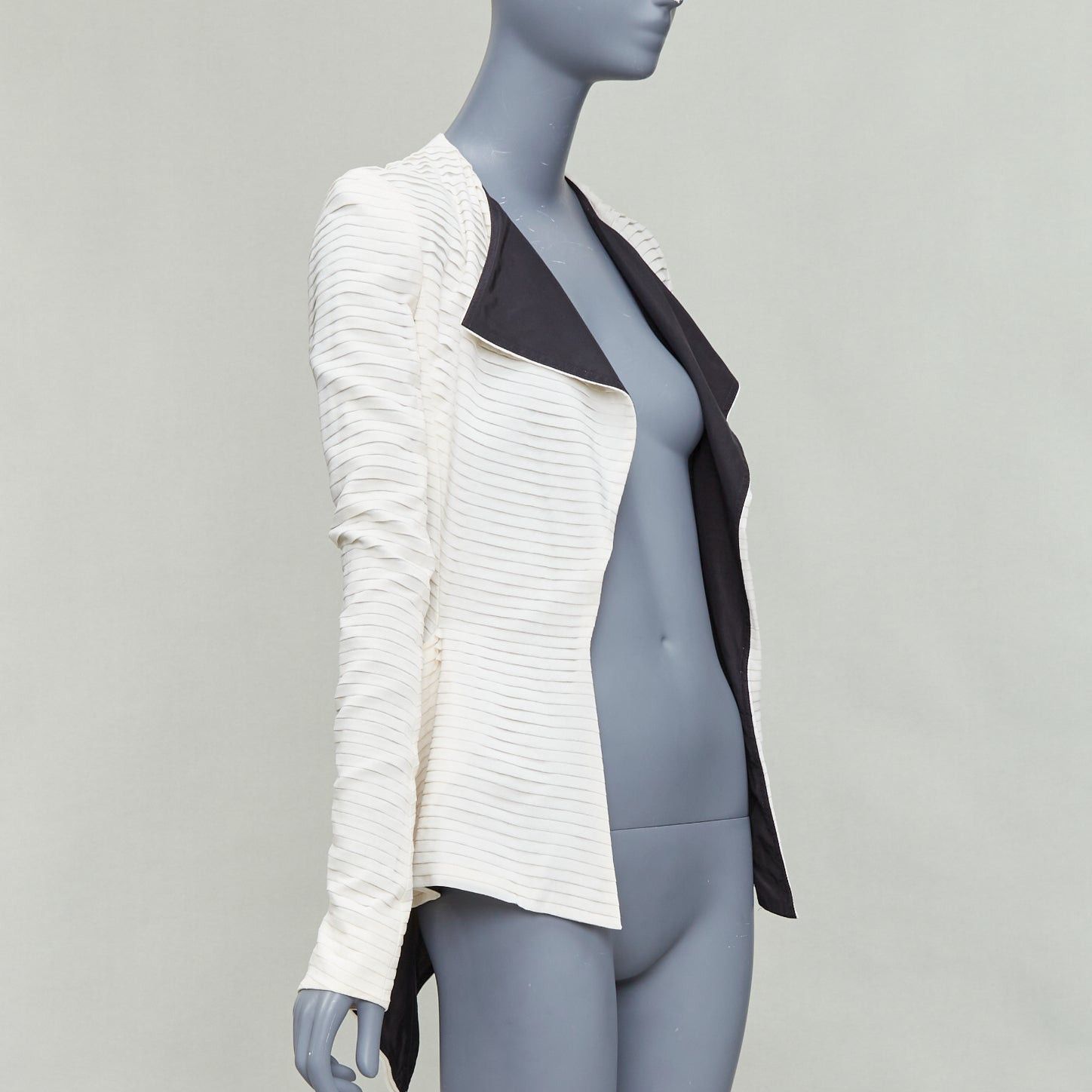 Gareth Pugh rare GARETH PUGH 2009 Runway cream black plisse silk draped biker IT38 XS Size XS / US 0-2 / IT 36-38 - 3 Thumbnail