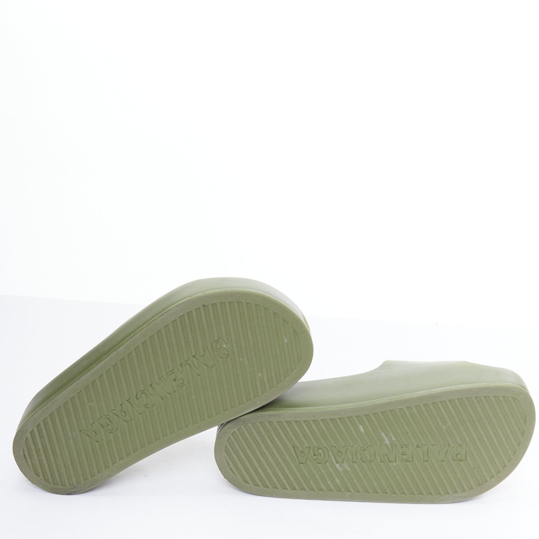 Balenciaga BALENCIAGA Chunky green debossed logo rubber platform pool slides EU36 Size US 6 / IT 36 - 10 Thumbnail