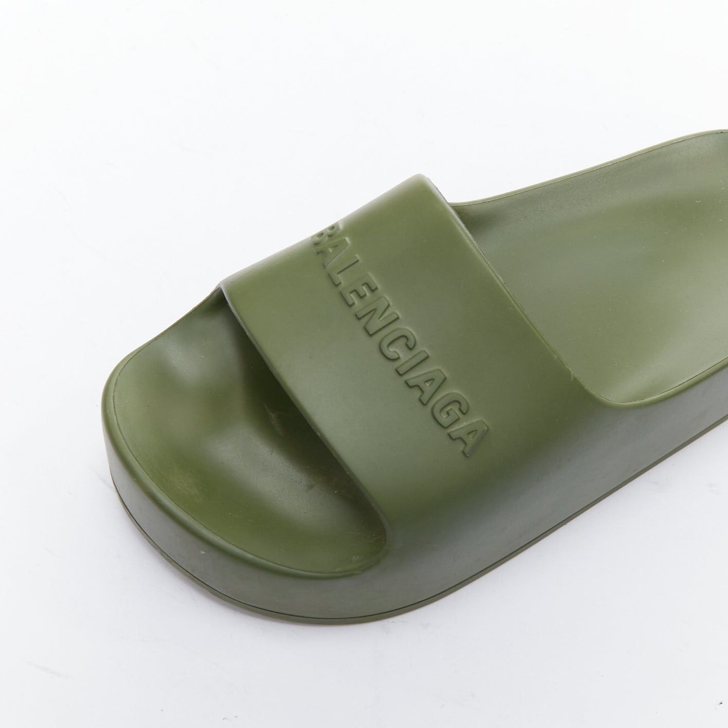 Balenciaga BALENCIAGA Chunky green debossed logo rubber platform pool slides EU36 Size US 6 / IT 36 - 7 Thumbnail