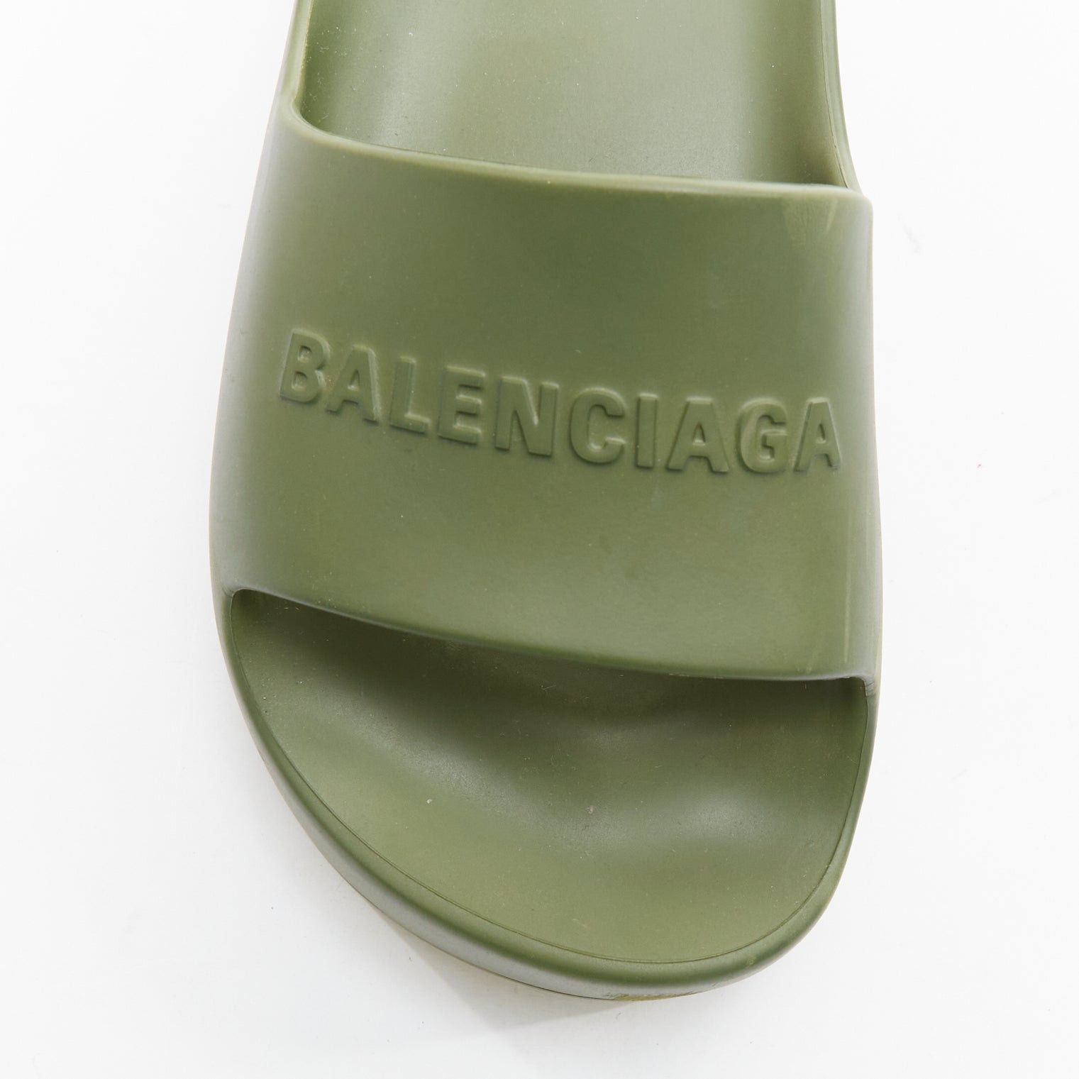 Balenciaga BALENCIAGA Chunky green debossed logo rubber platform pool slides EU36 Size US 6 / IT 36 - 6 Thumbnail