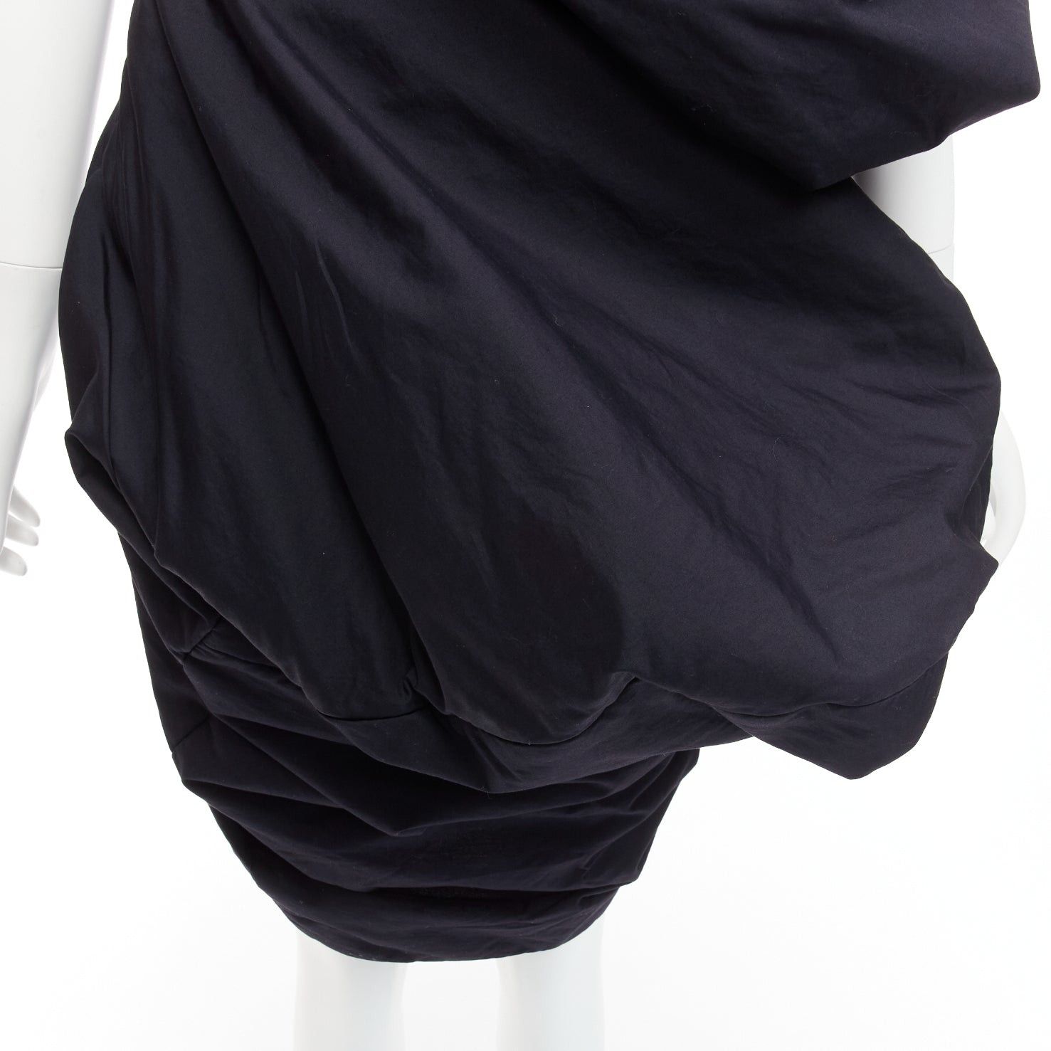 Comme des Garcons runway COMME DES GARCONS 1997 Lumps Bumps black circle cut asymmetric dress S Size S / US 4 / IT 40 - 12 Thumbnail