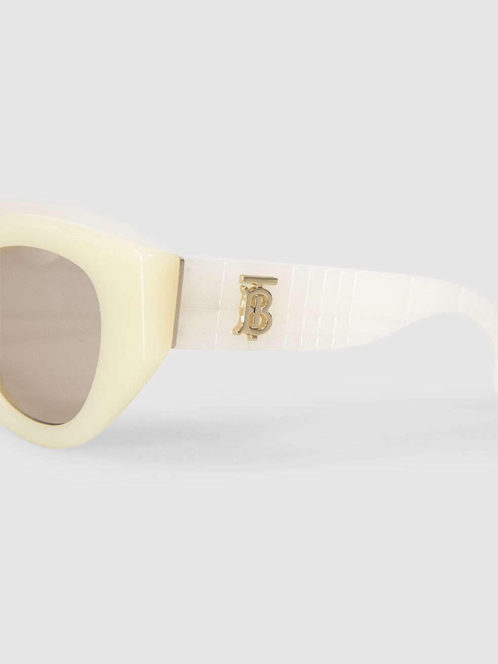 Burberry Yellow Cat Eye Meadow Sunglasses Size ONE SIZE - 9 Thumbnail