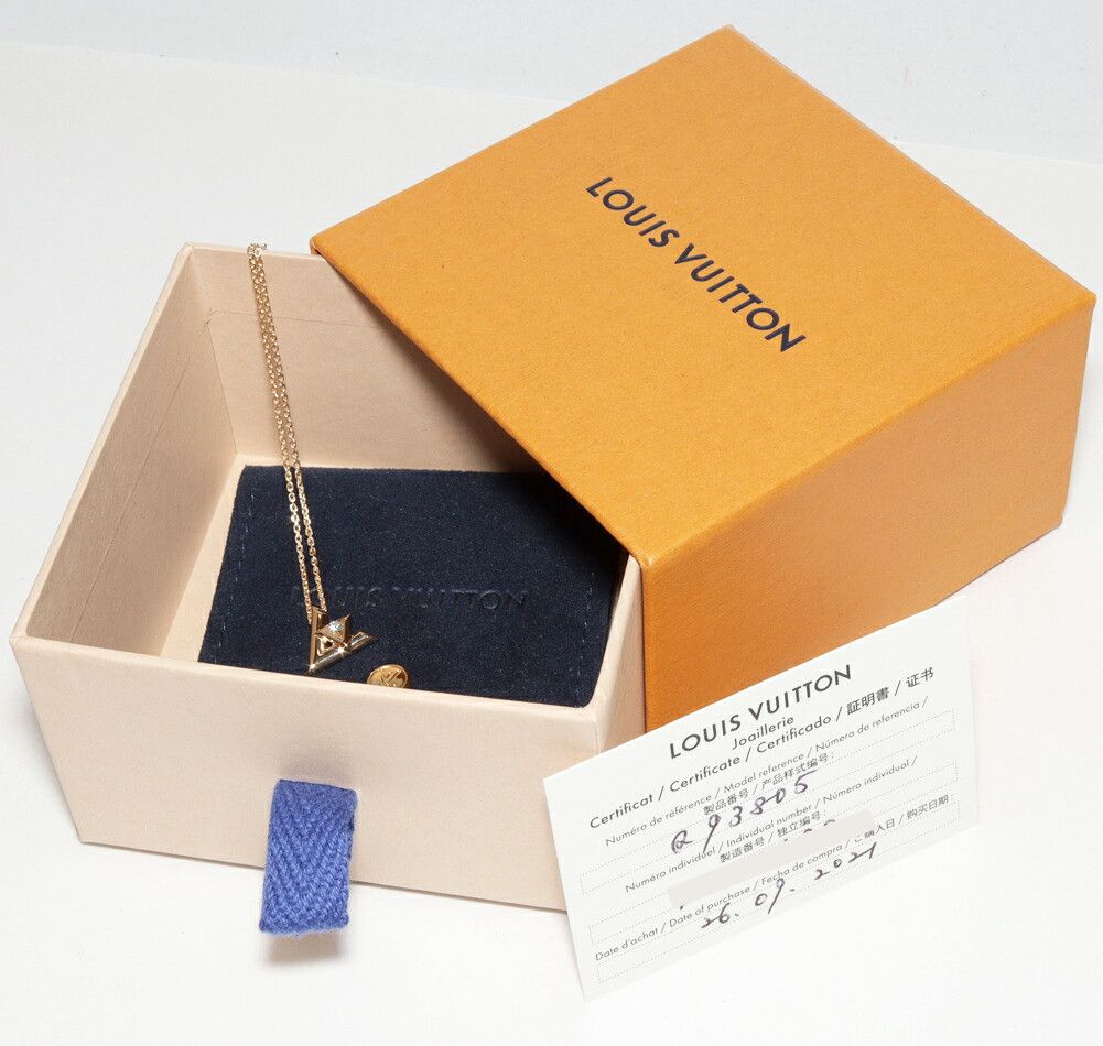 Louis Vuitton Louis Vuitton Louis Vuitton 18K Yellow Gold LV Volt One PM Pendant Necklace Q93805 Crocodile skin Necklace Q93805 DUTY FREE for USA Size ONE SIZE - 3 Thumbnail