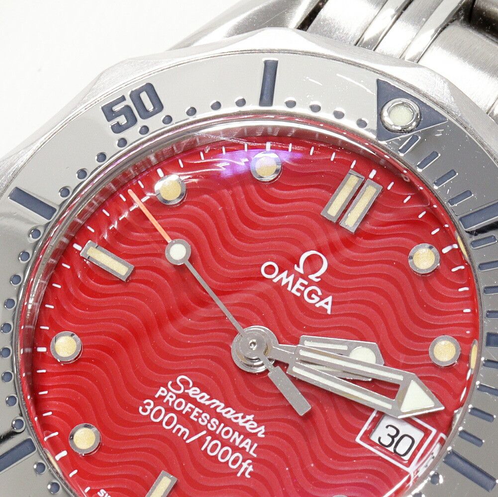 Omega Omega Omega Red Dial Seamaster 300m Professional Watch 2582.61 Metal Quartz 2582.61 DUTY FREE for USA Size ONE SIZE - 5 Thumbnail
